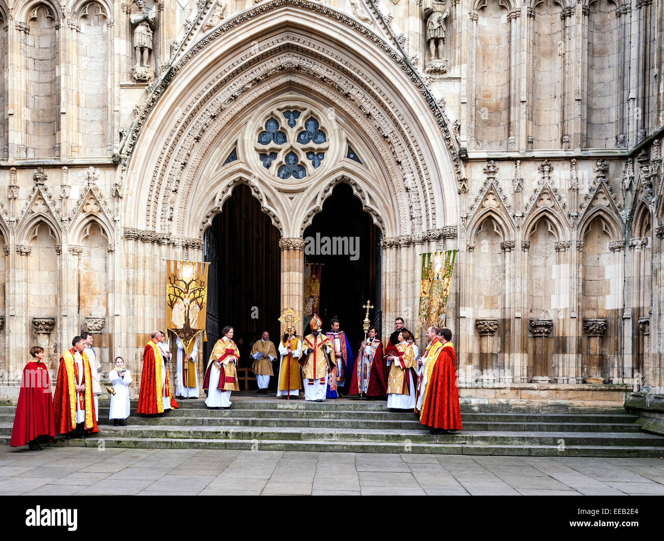 L Arcivescovo John Sentamu conduce il giorno di Natale preghiere sulle fasi di York Minster Foto Stock