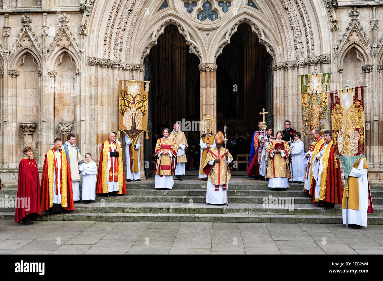 L Arcivescovo John Sentamu conduce il giorno di Natale preghiere sulle fasi di York Minster Foto Stock