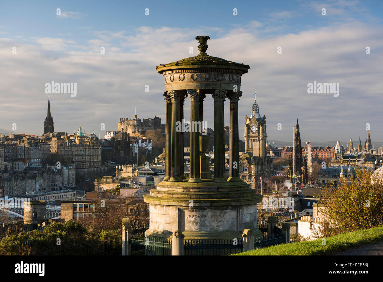 Edinburgh skyline incluso il castello, vista da Calton Hill, Edimburgo, Foto Stock