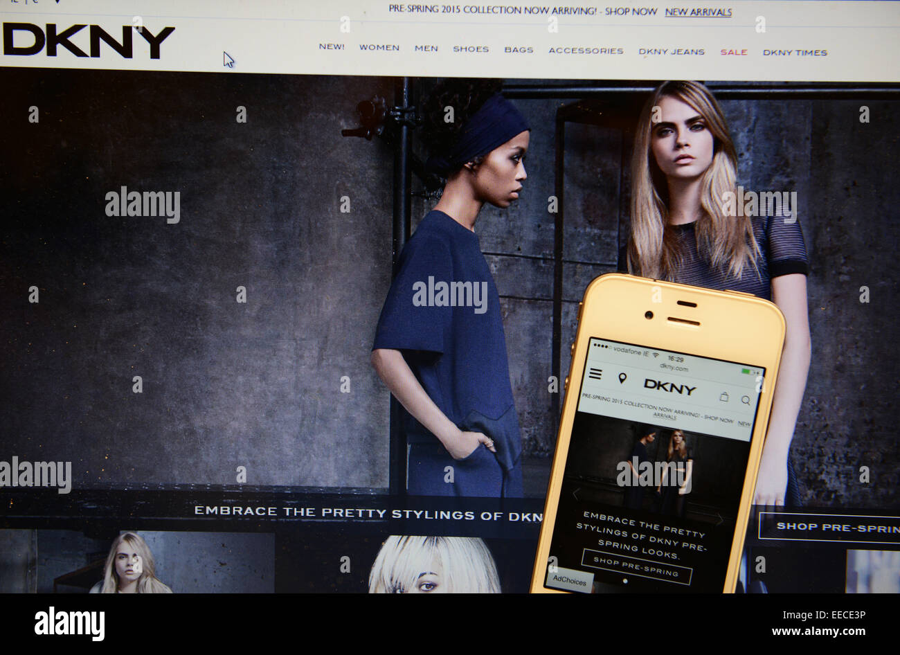 DKNY Sito Web e IPhone Foto Stock