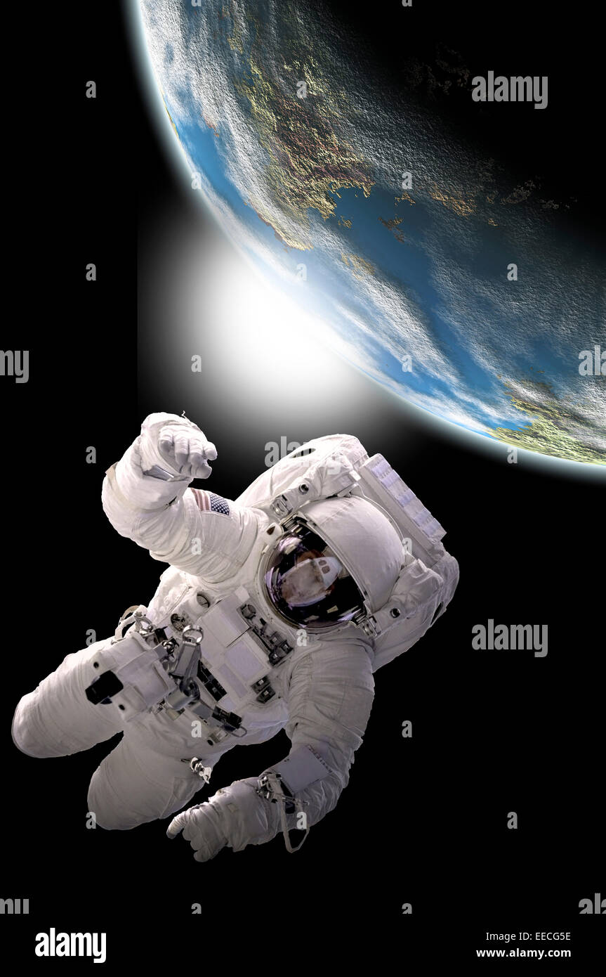 Artista del concetto di un astronauta floating nello spazio esterno. Una massa-come pianeta vede sunrise in background. Foto Stock