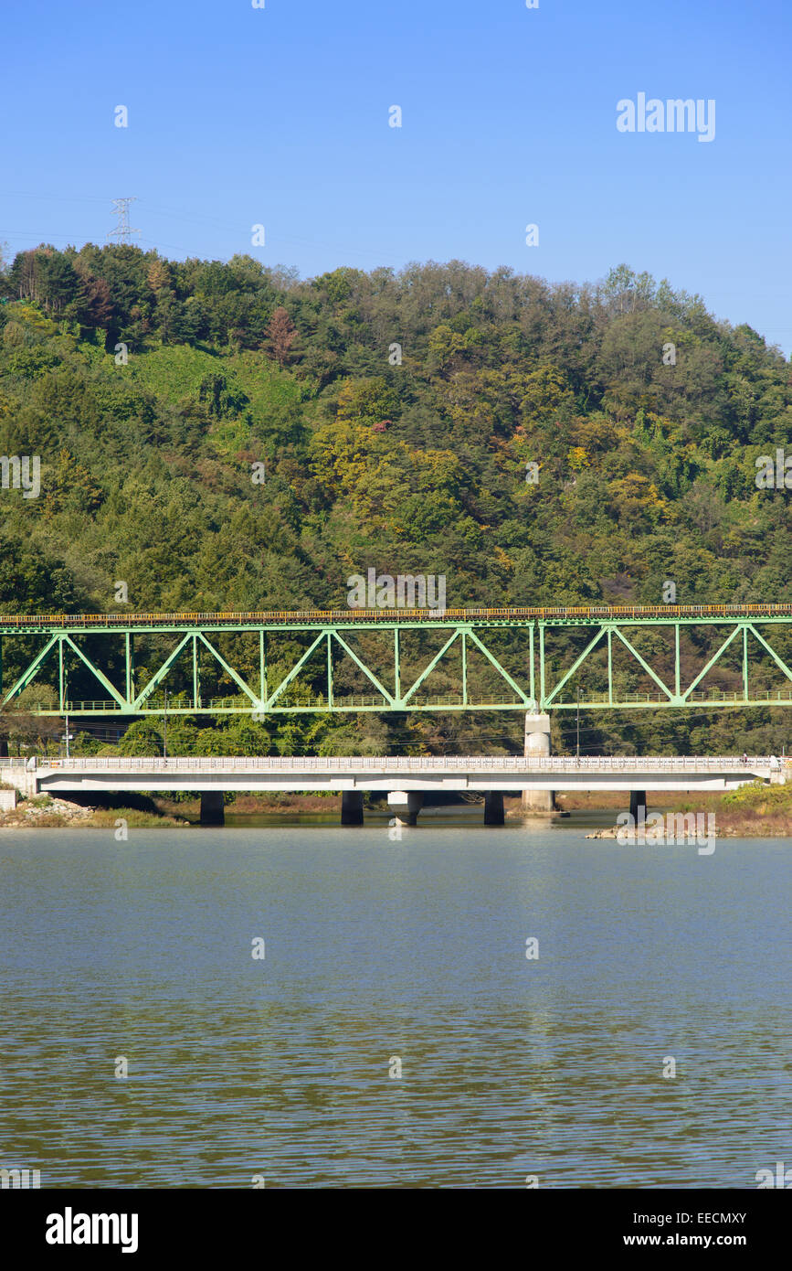 Ponte di capriata della ferrovia immagini e fotografie stock ad alta ...