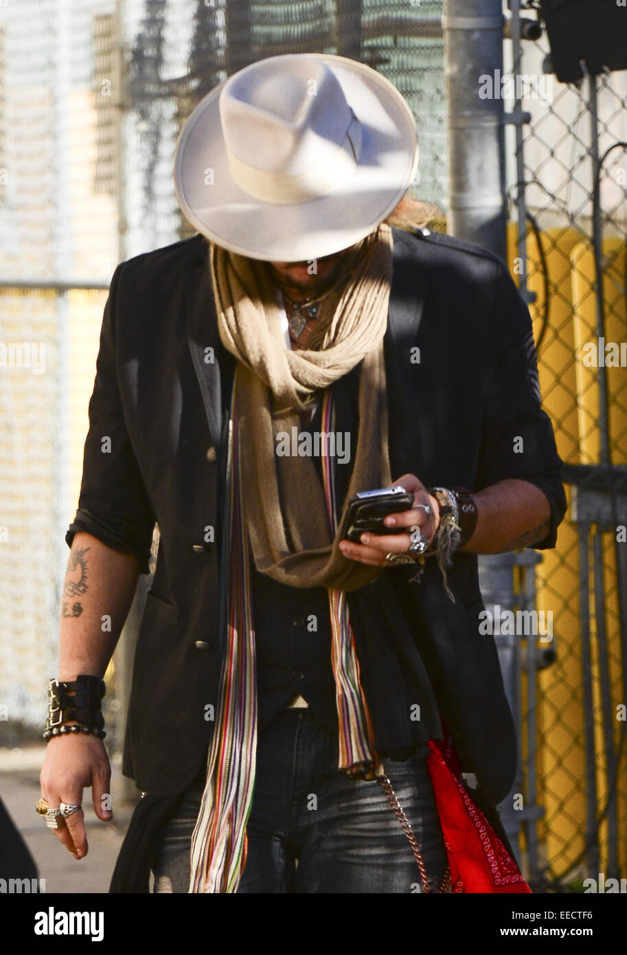 Hollywood, California, USA. 15 gennaio, 2015. Un Johnny Depp si assomigliano passeggiate lungo un vicolo vicino a Hollywood e Highland a Hollywood nel pomeriggio di giovedì 15 gennaio, 2015. © David Bro/ZUMA filo/Alamy Live News Foto Stock