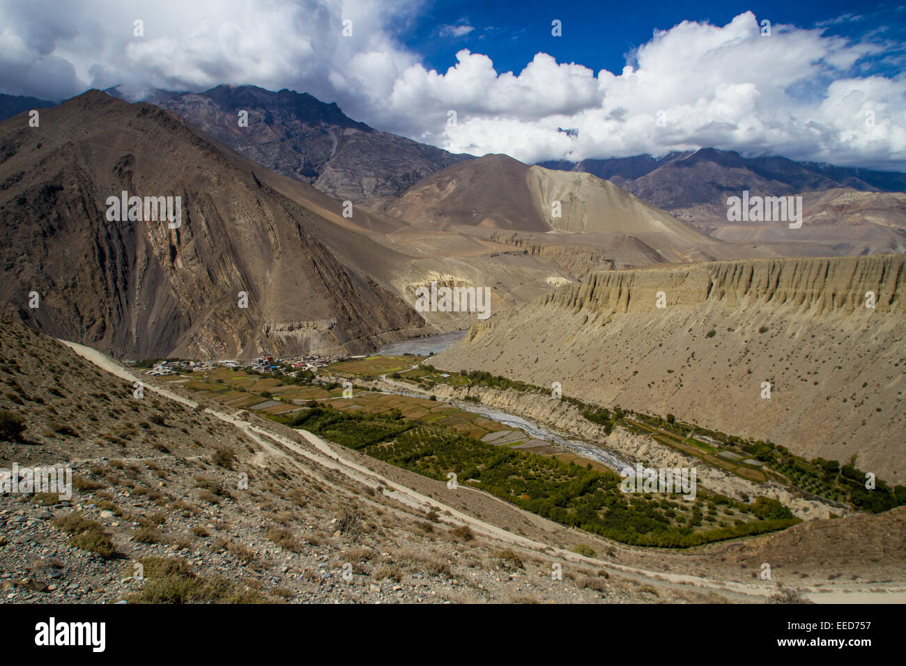Il villaggio di Kagbeni, situato in un'oasi sul bordo del Mustang Superiore distretto in Nepal, lungo l'Annapurna trekking ci Foto Stock