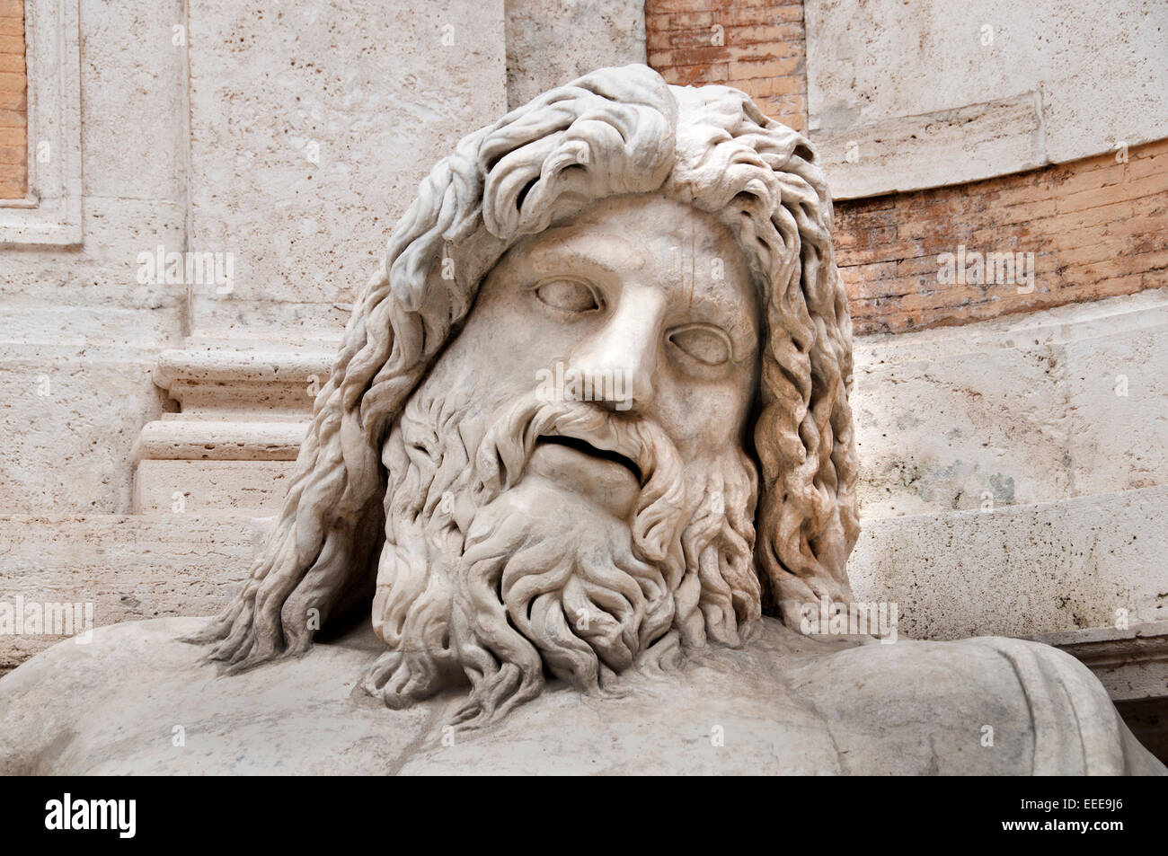 Dettaglio della Statua colossale restaurata come Oceanus: "Marforio" 1rst - II secolo d.c. marmo cm 242 la provenienza da Roma vicino alla chiesa di San Pietro in Carcere romano Roma Museo Capitolino Italia Foto Stock