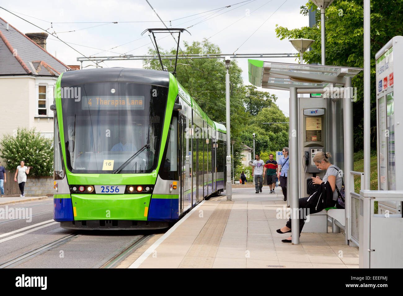 Tram Variobahn che ferma a Lebanon Road Foto Stock