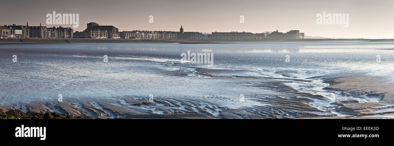 Marea a Morecambe Bay al tramonto, Lancashire, Inghilterra, Regno Unito Foto Stock