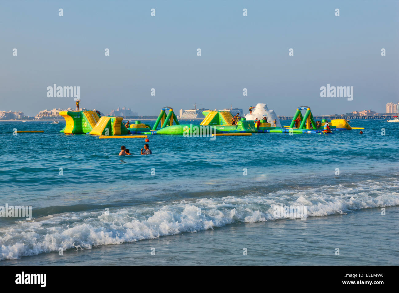 Spiaggia di Dubai sport d'acqua. Jumeirah Beach Residence Foto Stock