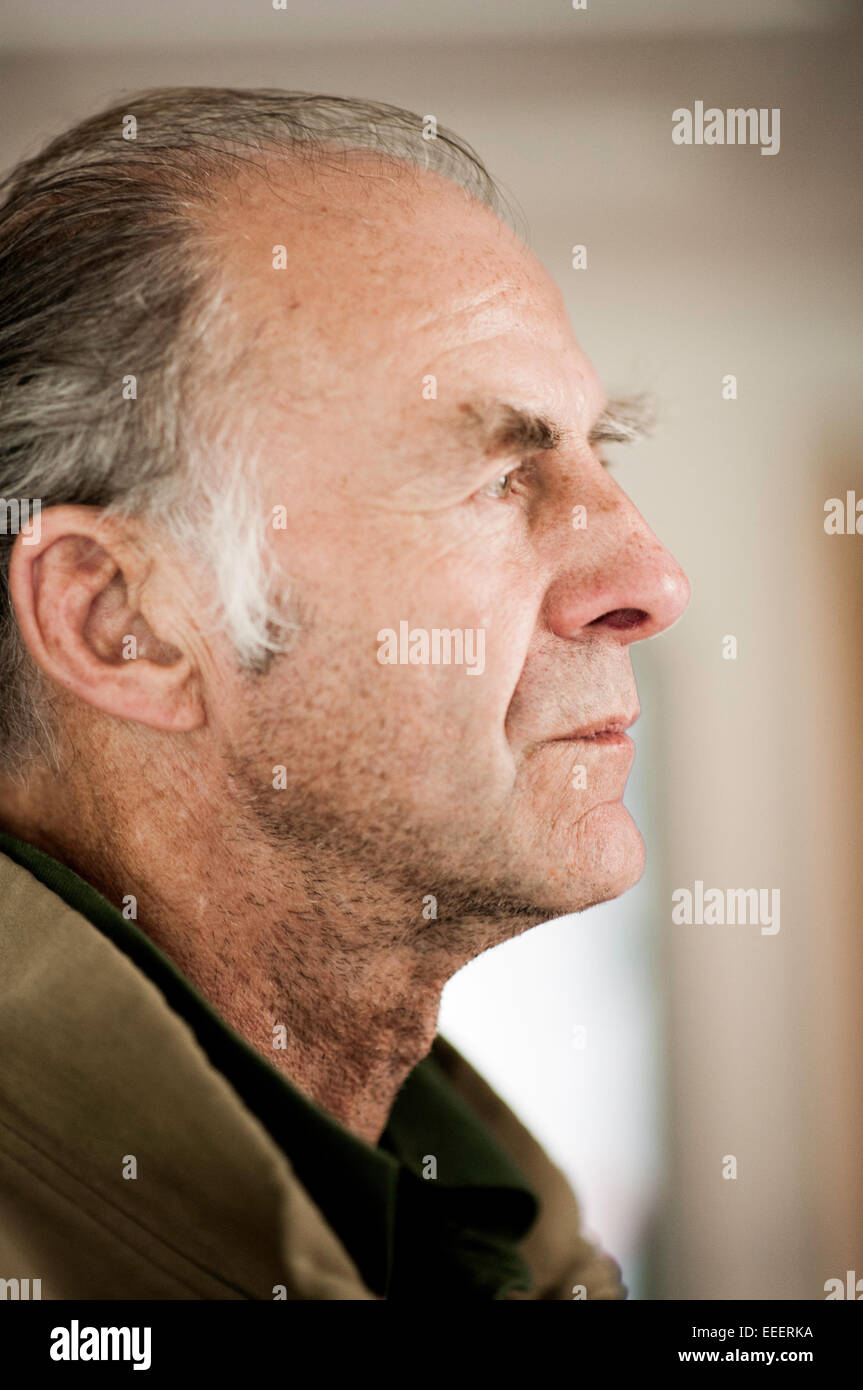 Sir Ranulph Fiennes a casa sulla sua azienda Foto Stock