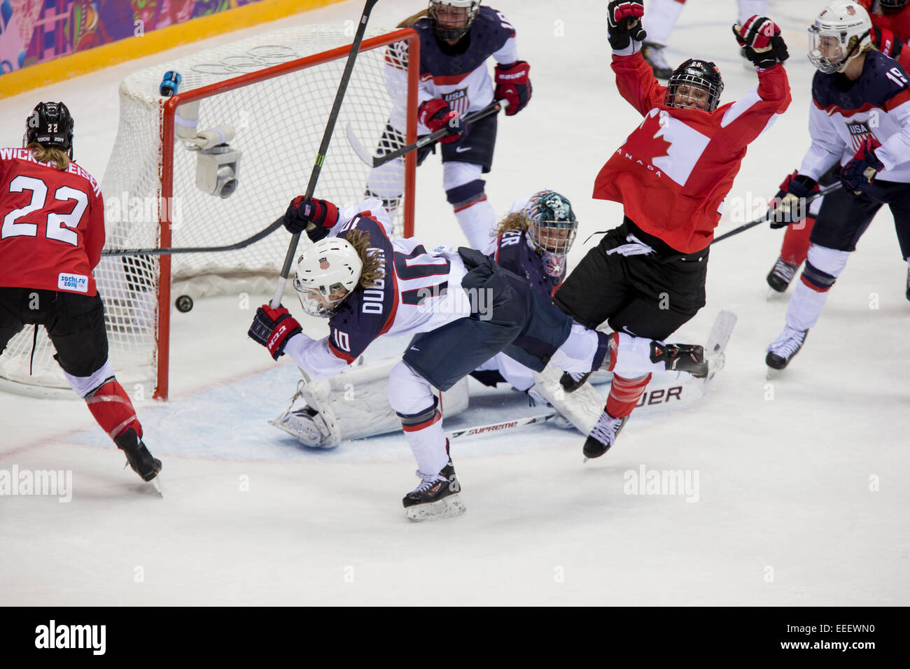 Marie-Philip Poulin (CAN)-29 celebra durante un gioco vs USA presso i Giochi Olimpici Invernali, Sochi 2014 Foto Stock