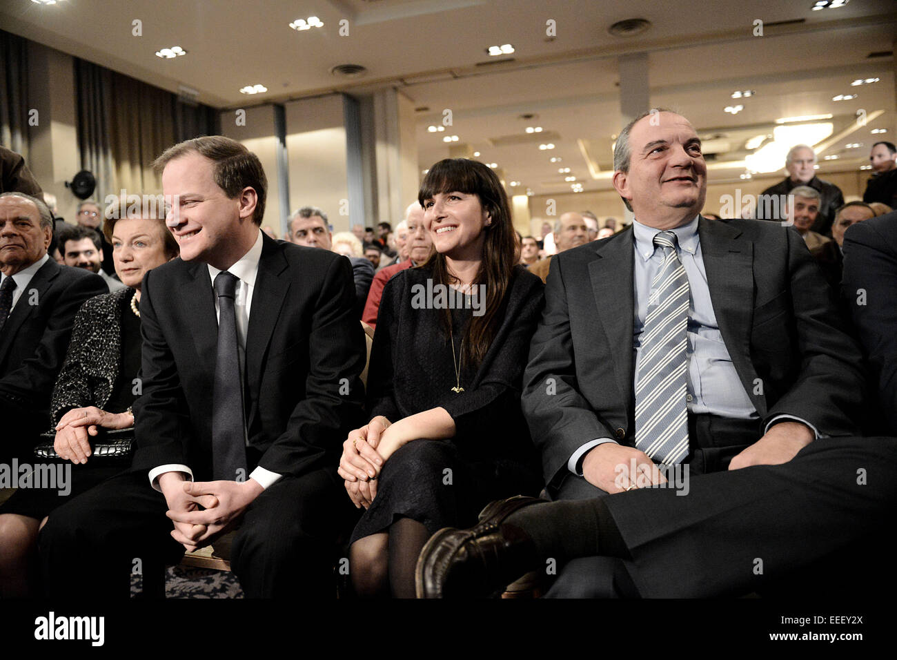 Salonicco, Grecia. 16 gennaio, 2015. Ex PM della Grecia Kostas Karamanlis e membro del nuovo partito democratico, ha visitato Salonicco al fine di sostenere la sua cugina di pre-elettorale Achillea Kostas Karamanlis, che è per la prima volta un candidato membro del parlamento a seguito delle elezioni del 25 gennaio Credito: Giannis Papanikos/ZUMA filo/ZUMAPRESS.com/Alamy Live News Foto Stock