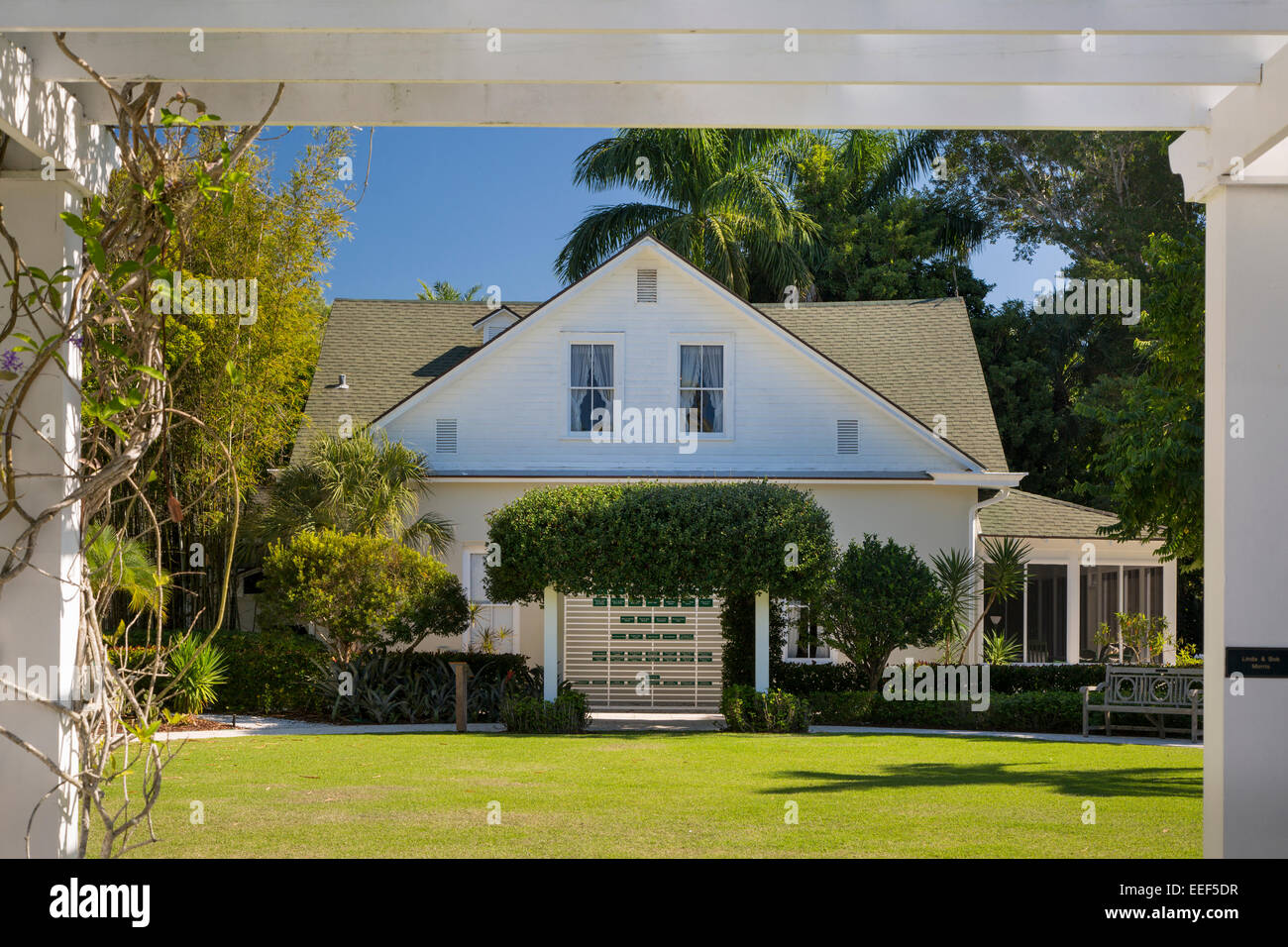 Palm storico Cottage b. 1895 - ora la casa della Napoli storica Società, Naples, Florida, Stati Uniti d'America Foto Stock