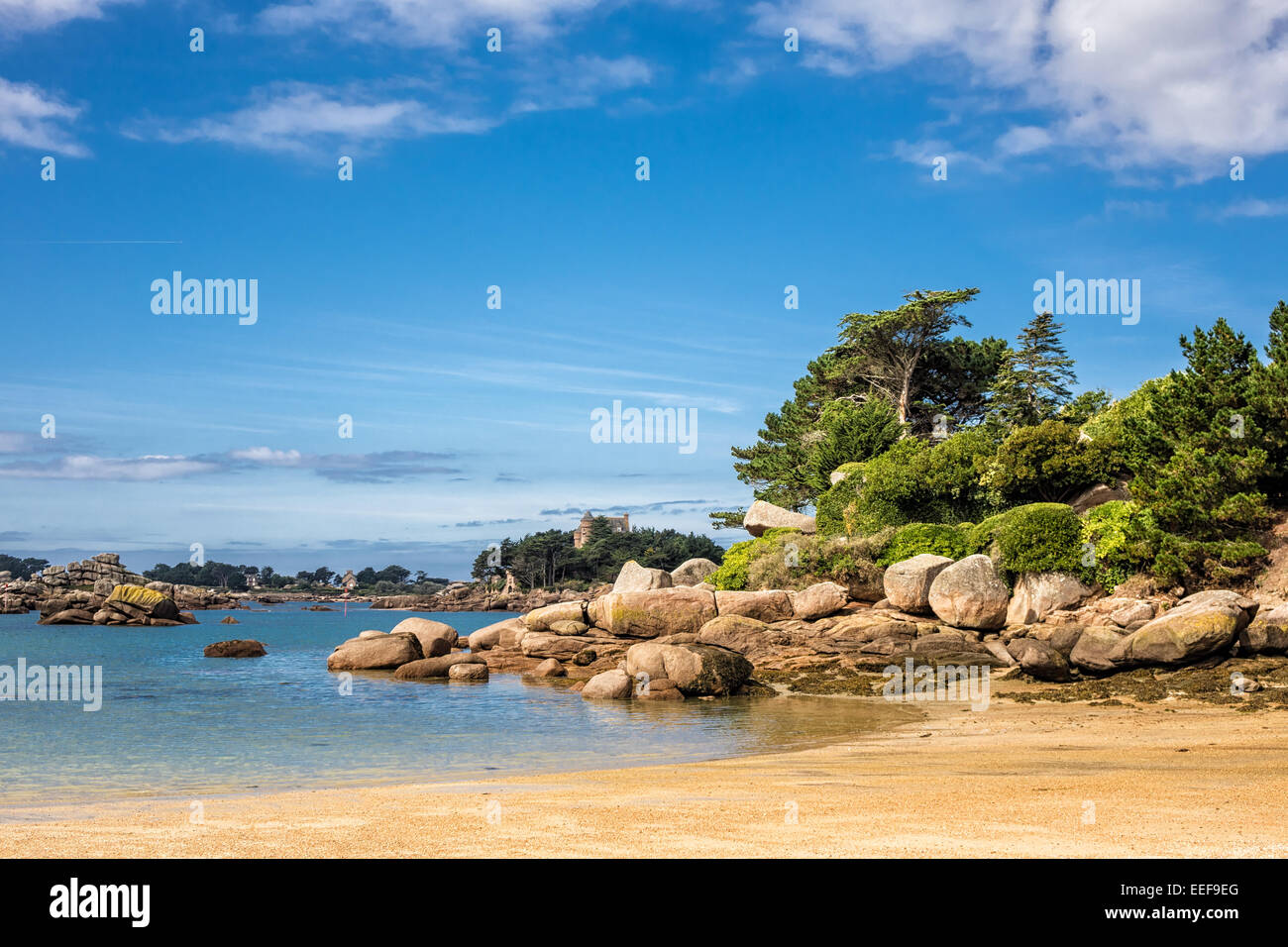 Oceano atlantico costa in Bretagna vicino Ploumanac'h (Francia) Foto Stock