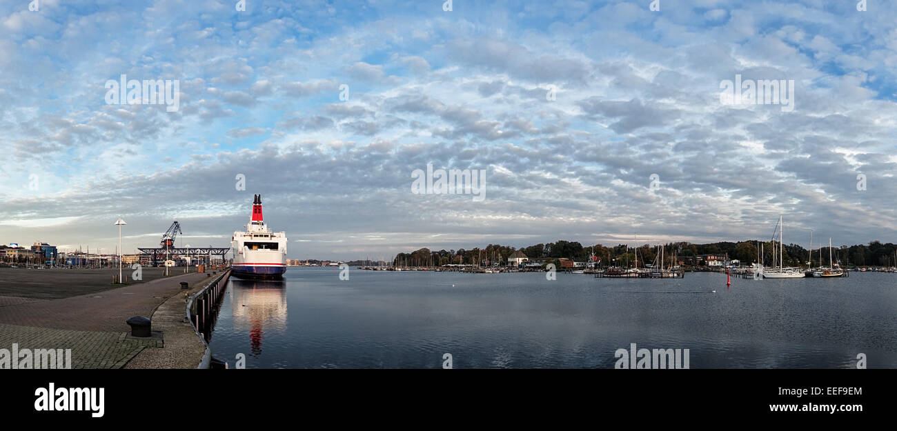 Porto di Rostock (Germania) Foto Stock