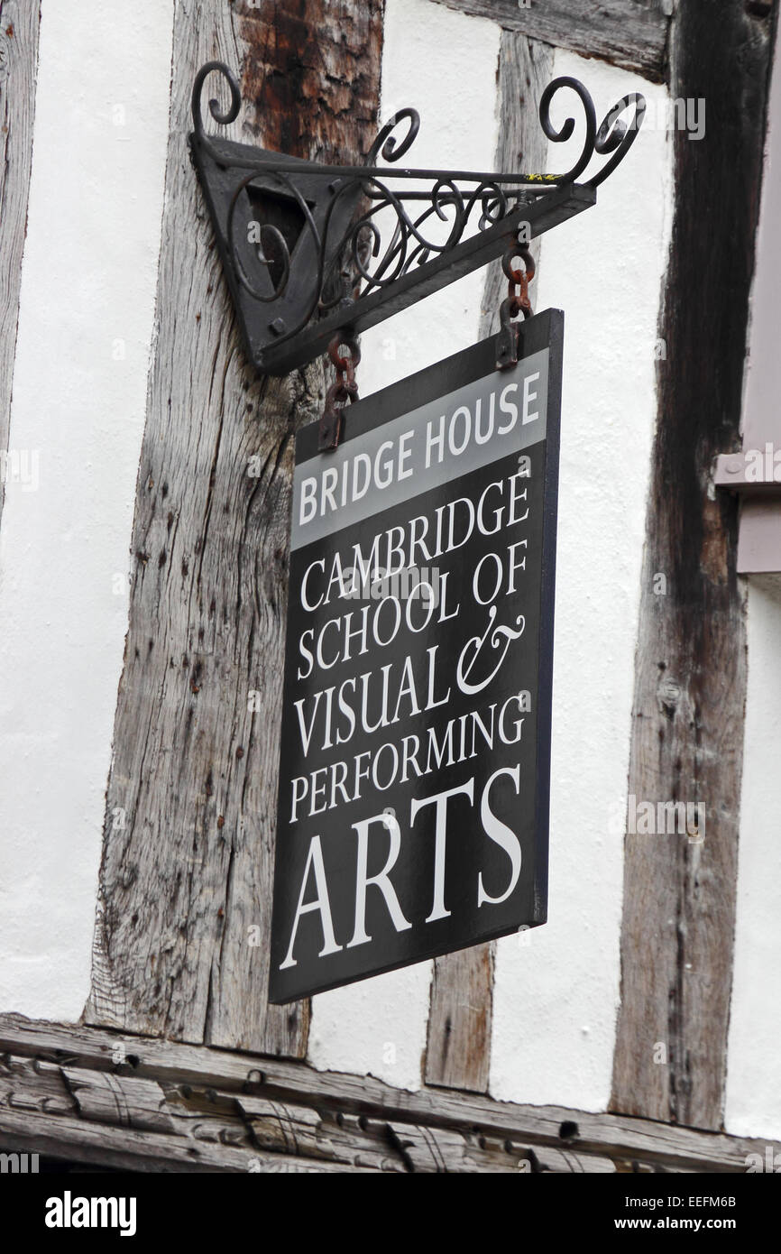 Segno per Cambridge School of Visual & Performing Arts, Bridge House, Cambridge Foto Stock