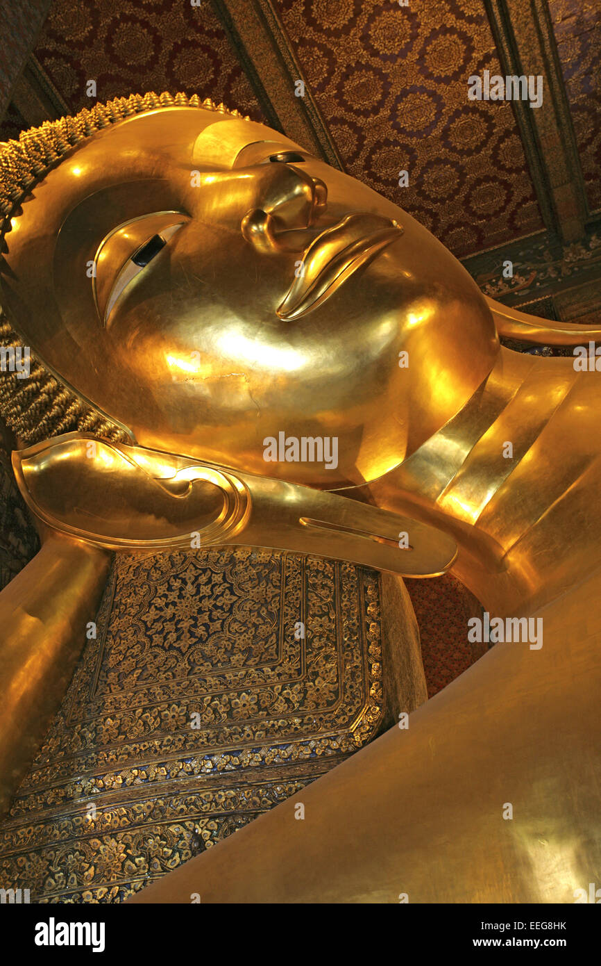 Wat Pho Tempel del Buddha Reclinato Tailandia Bangkok Tempel Buddhastatue liegen dettaglio Close-up, Asien Suedost-Asien, Prades Foto Stock