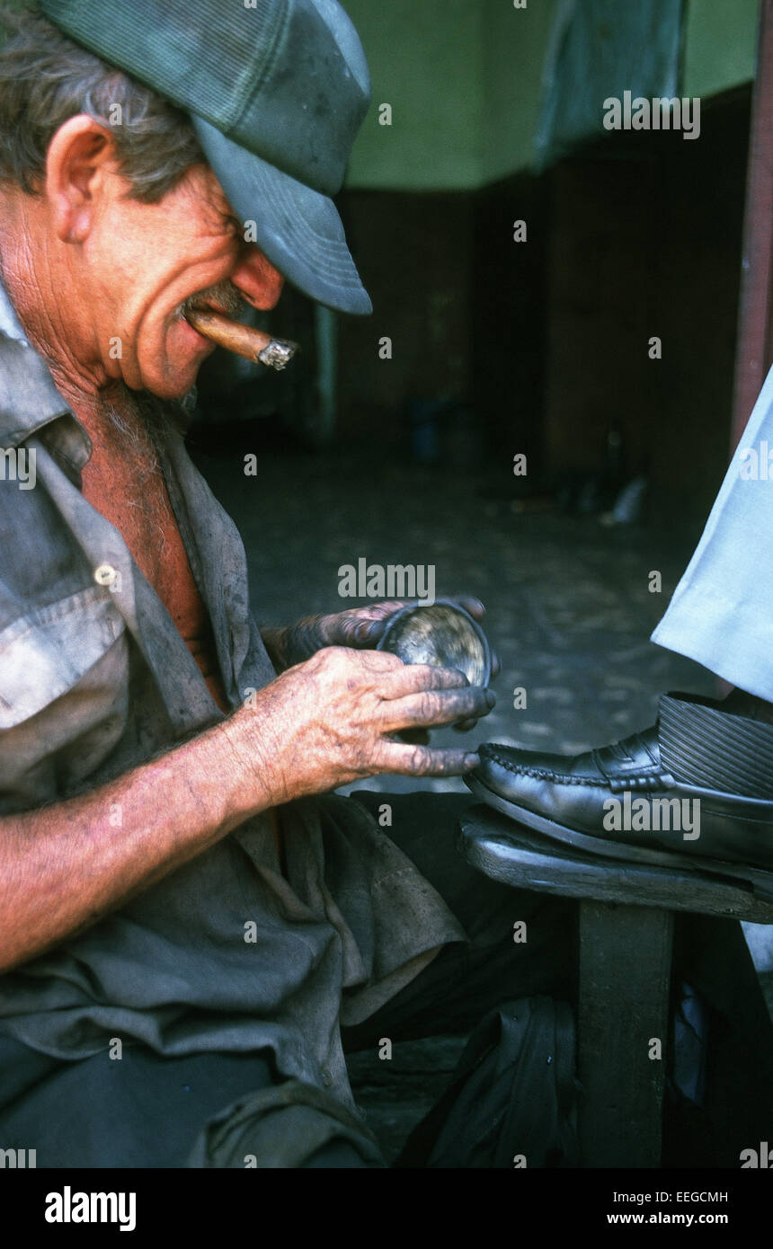 Cuba, lustrascarpe Foto Stock