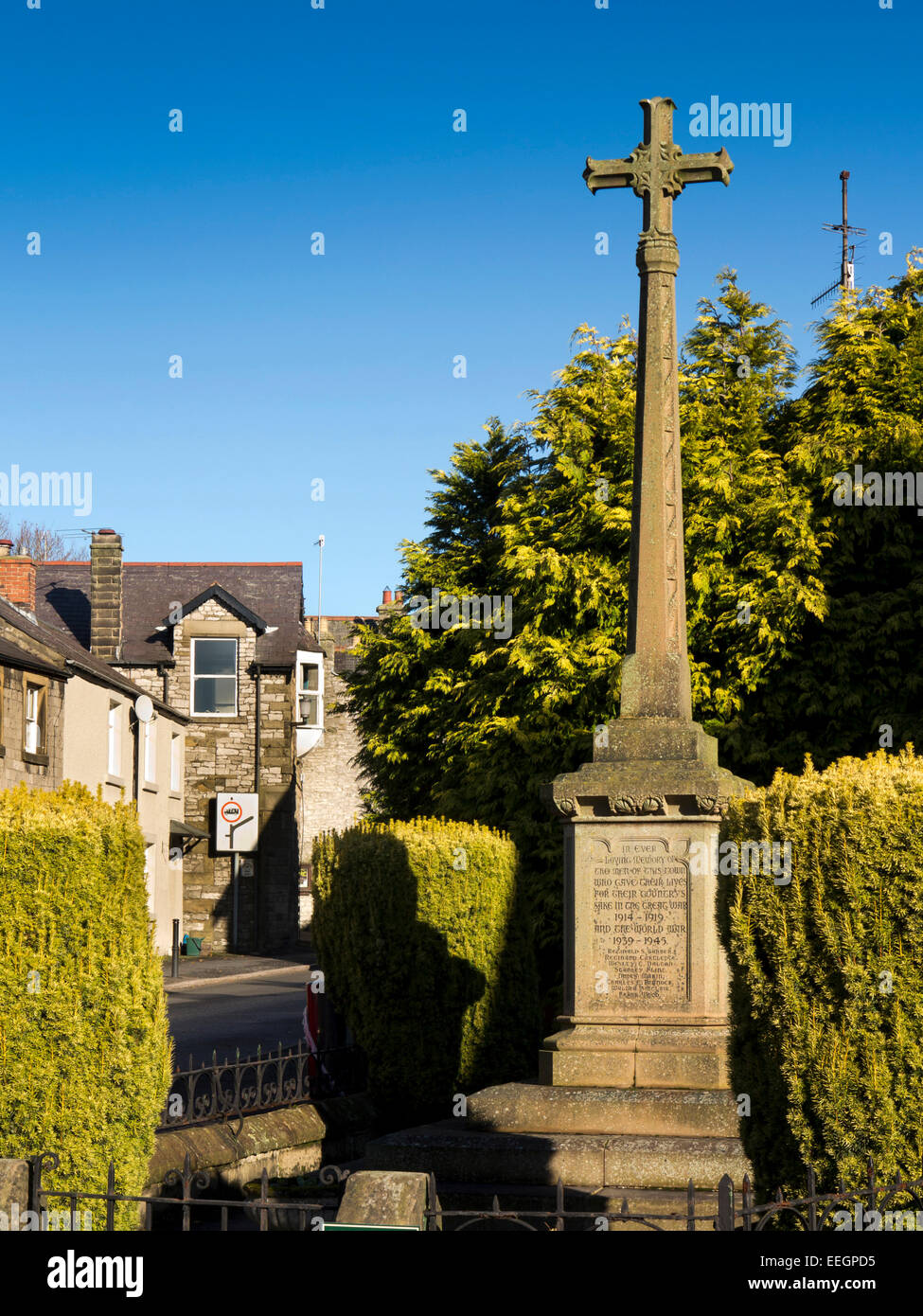Regno Unito, Derbyshire, Tideswell, Buxton Road, villaggio Memoriale di guerra Foto Stock