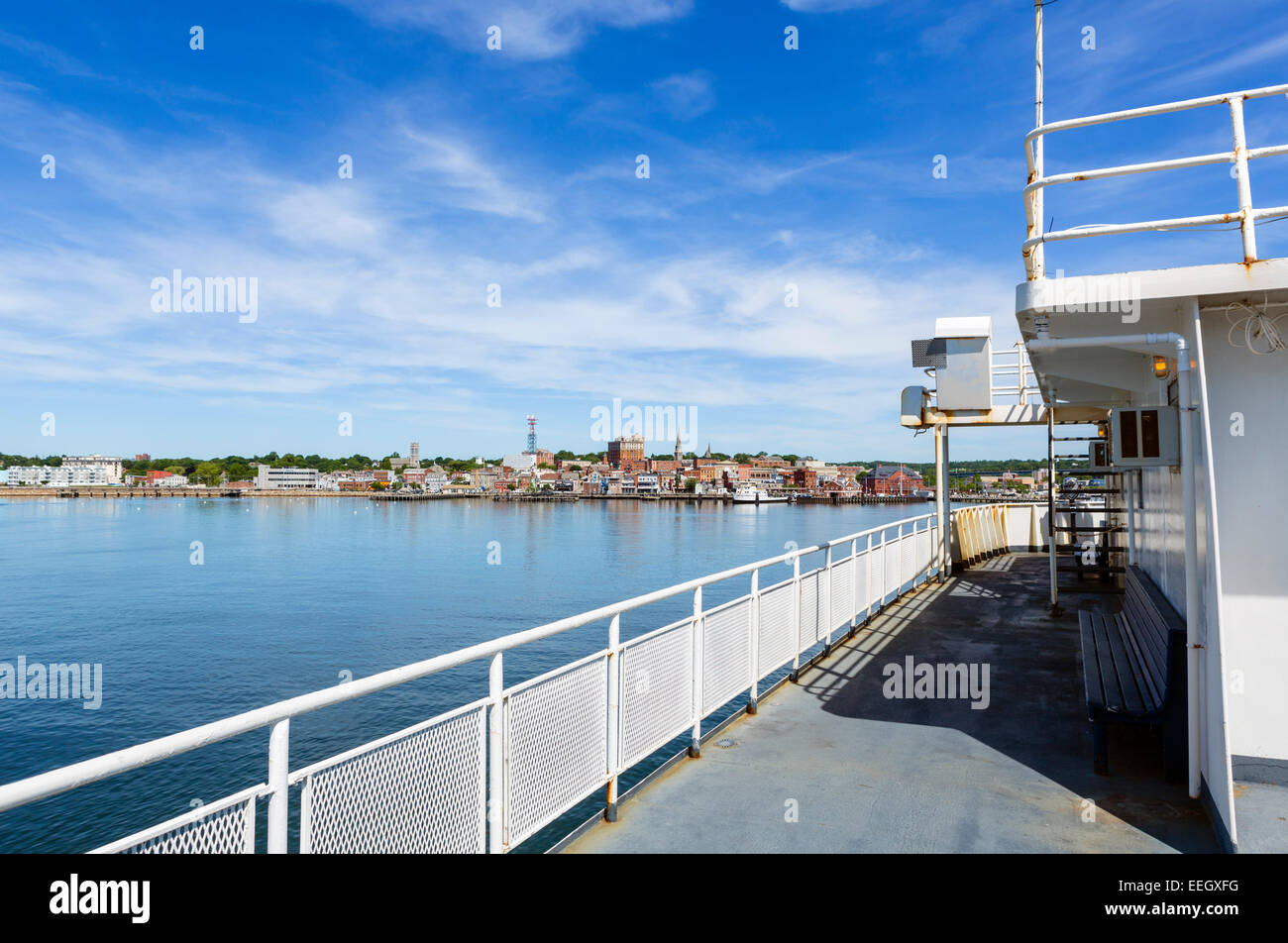 La Croce il suono traghetto sul Fiume Tamigi avvicinamento nuova Londra, CT, Nord Est USA Foto Stock