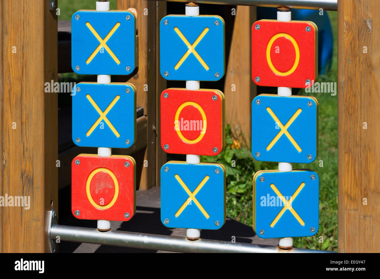 Vecchi e nuovi giochi per i bambini Foto Stock