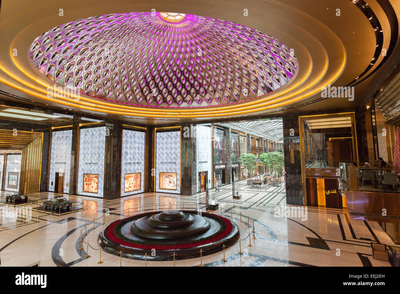 Interno del Grand Avenue Mall in Kuwait City, Medio Oriente Foto Stock