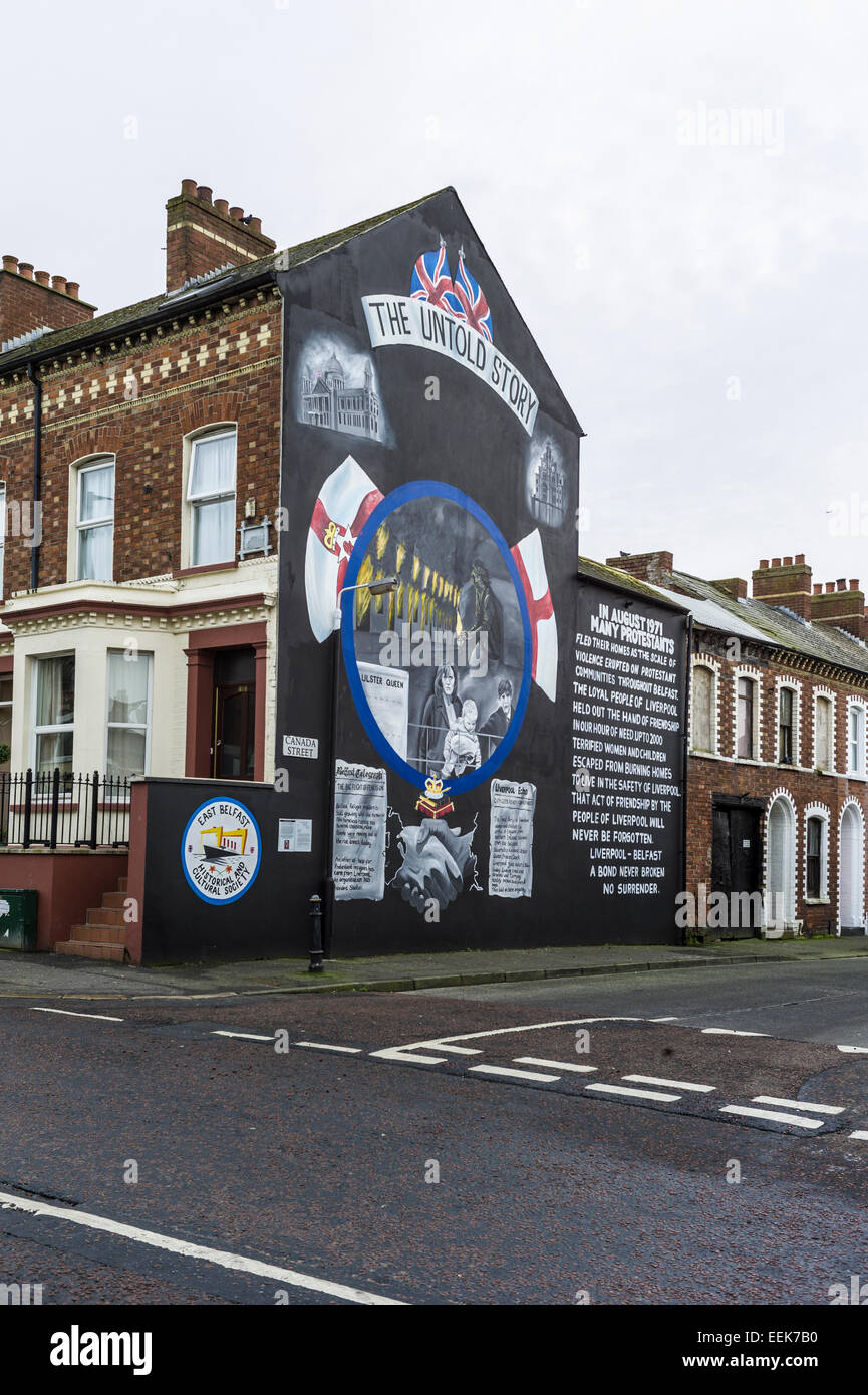 Ulster lealisti carta murale su angolo di Canada St Belfast raffiguranti lealisti in fuga a Liverpool. Foto Stock