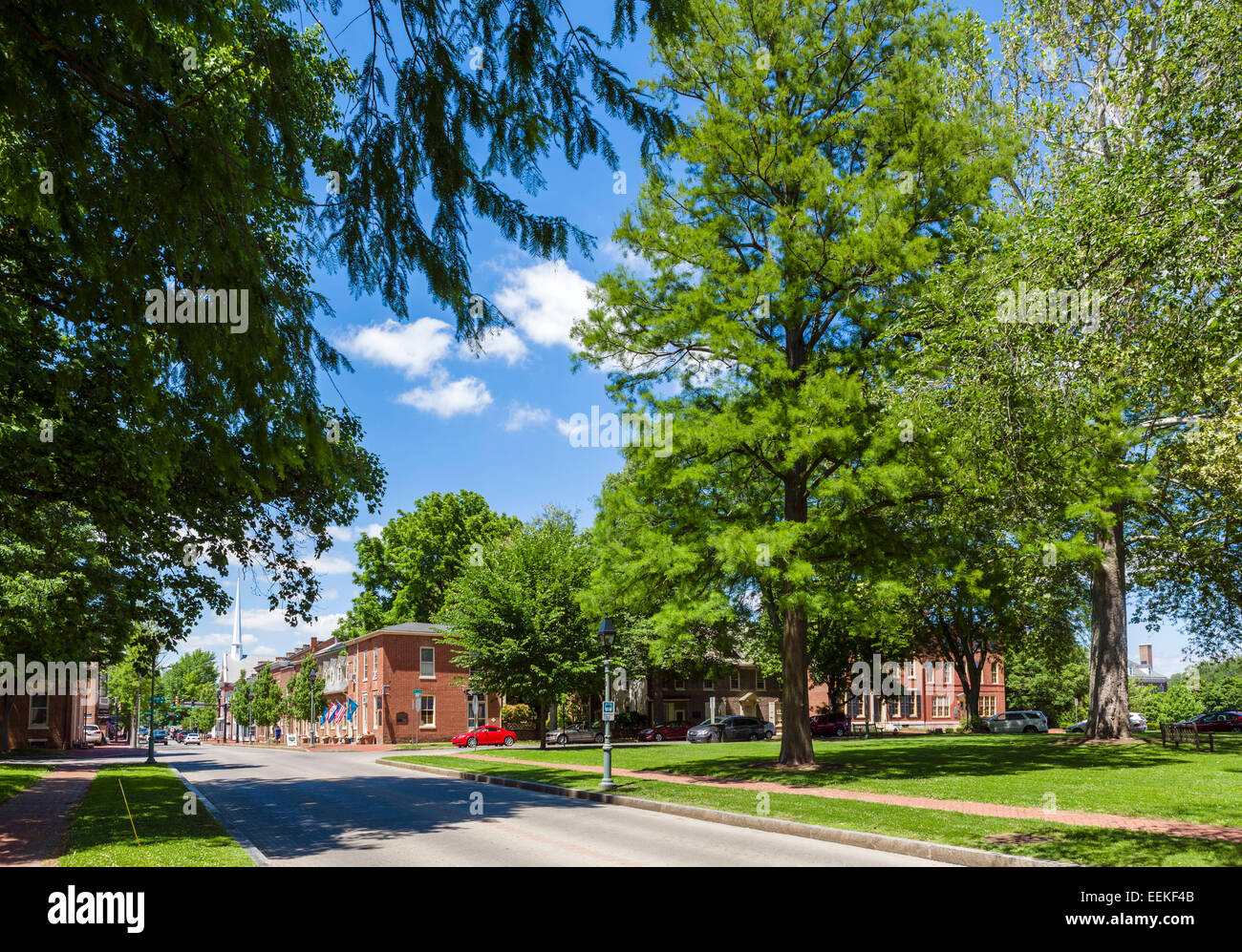 South State Street dal verde nel centro cittadino di Dover, DELAWARE, STATI UNITI D'AMERICA Foto Stock