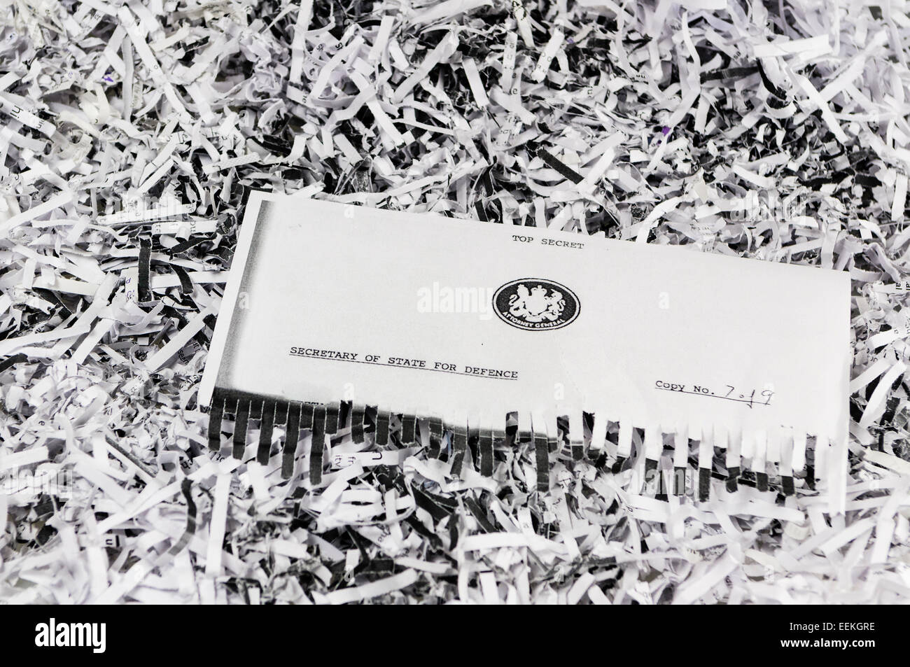 Mezza shredded "Top Secret" classificati in corrispondenza del Regno Unito il procuratore generale al Segretario di Stato per la difesa. Foto Stock