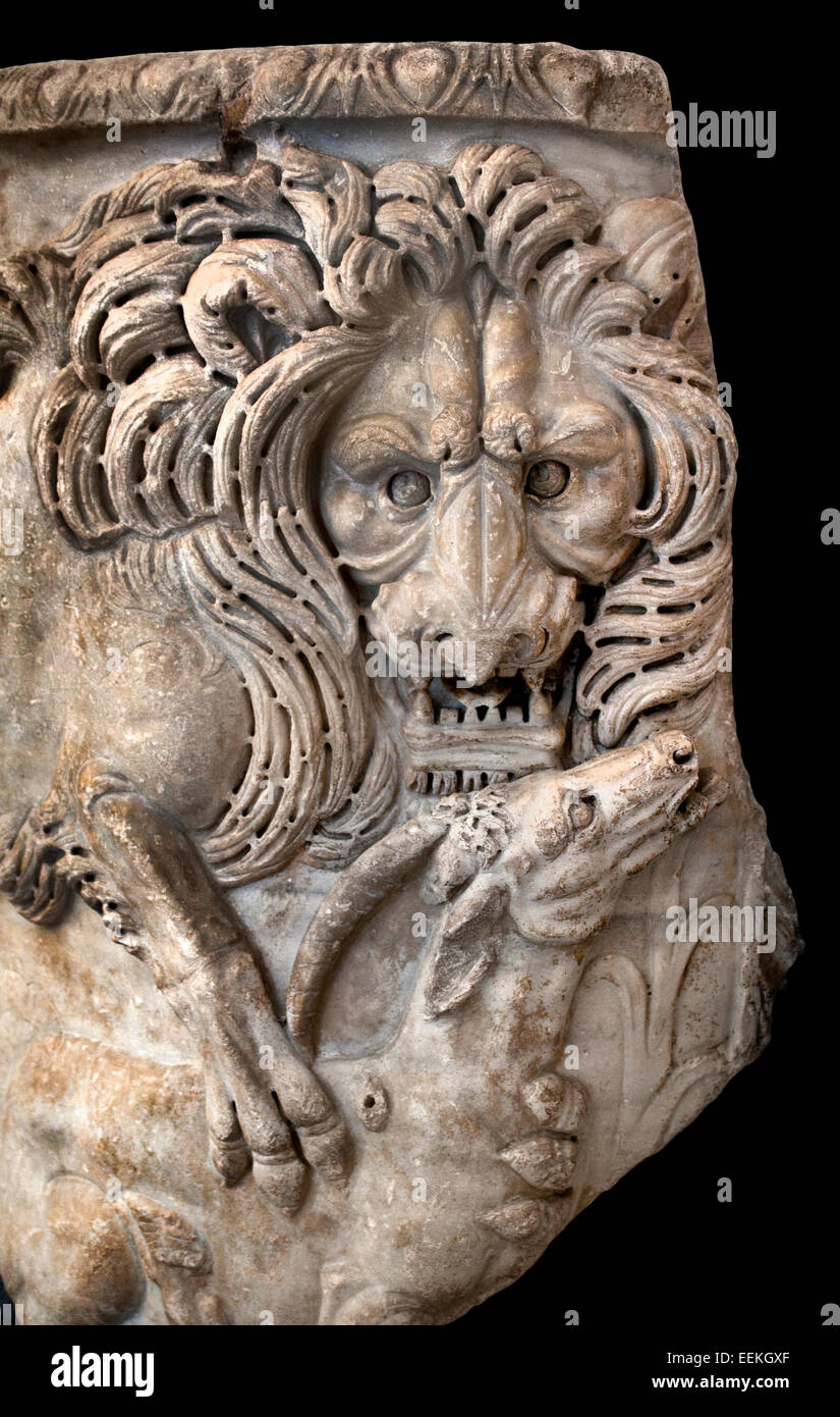 Frammento di sarcofago con leone e antilope III sec. DC Roma romana Museo Capitolino Italia Italiano Foto Stock