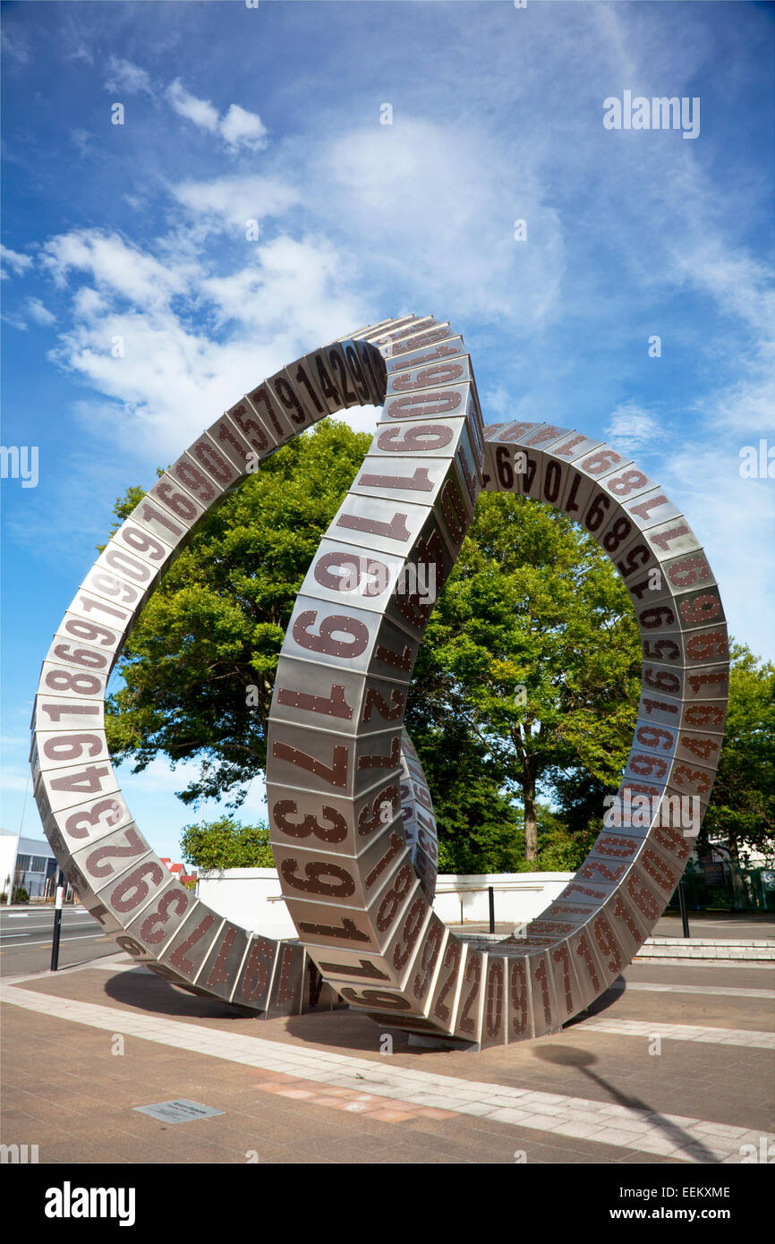 Scultura "Passing Time" di Anton Parsons, Christchurch Polytechnic, nuova Zelanda Foto Stock