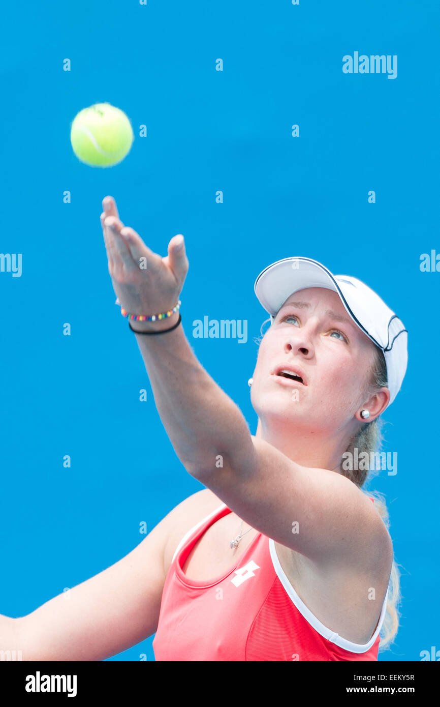 Melbourne, Australia. Xx gen, 2015. Denisa Allertova (CZE) in azione in un primo round match contro Romina via Oprandi (SUI) al giorno due del 2015 Australian Open Grand Slam torneo di tennis a Melbourne Park a Melbourne, Australia. Sydney bassa/Cal Sport Media. Denisa Allertova (CZE) ha vinto 6-0 6-2 Credito: csm/Alamy Live News Foto Stock