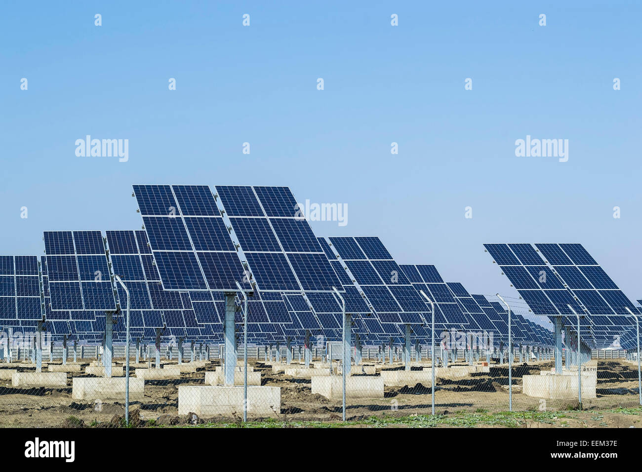 Foto di pannelli di Voltaic per la raccolta di energia solare Foto Stock