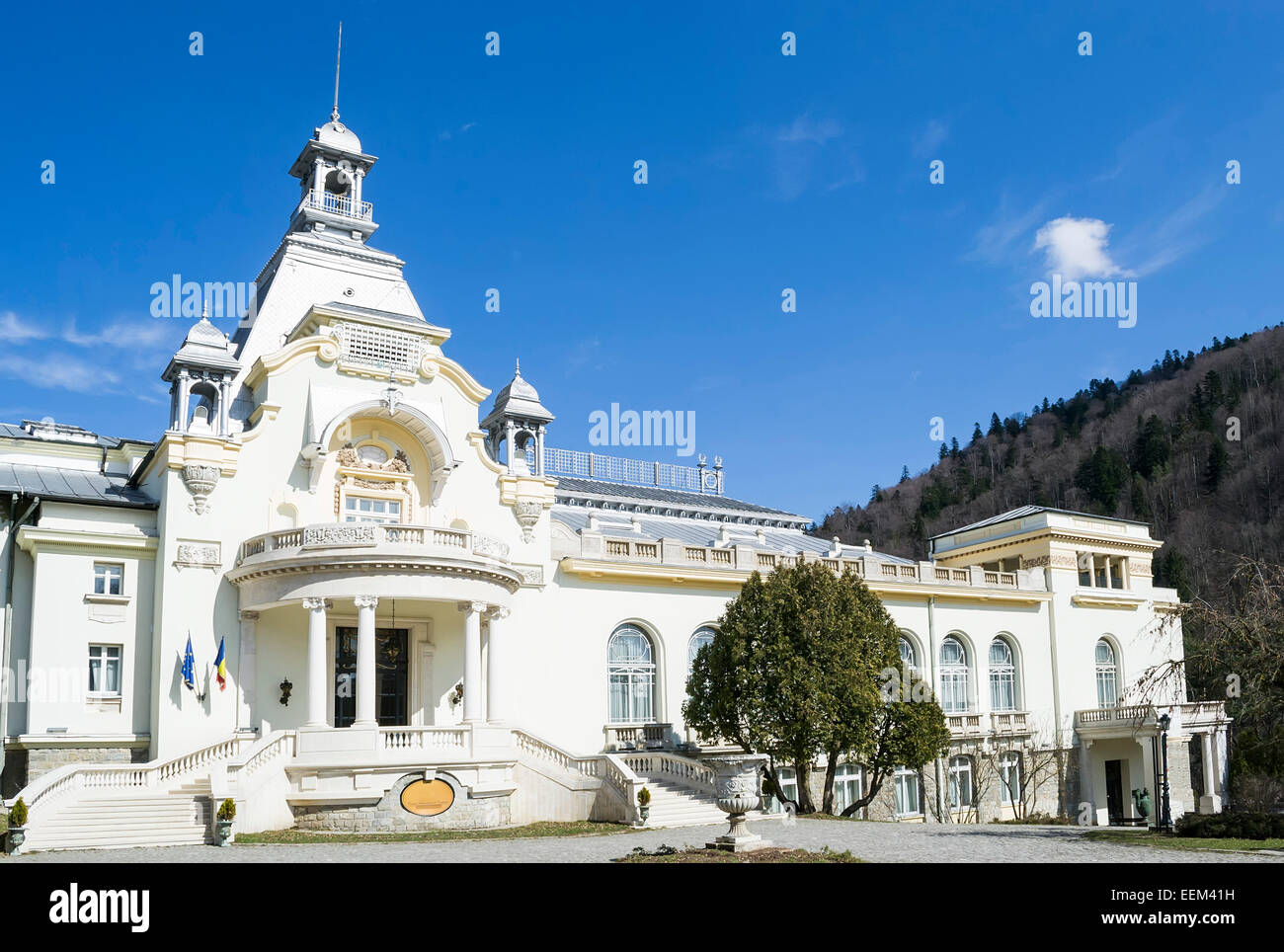 Elegante edificio culturale nei primi anni del ventesimo secolo in stile neoclassico Foto Stock