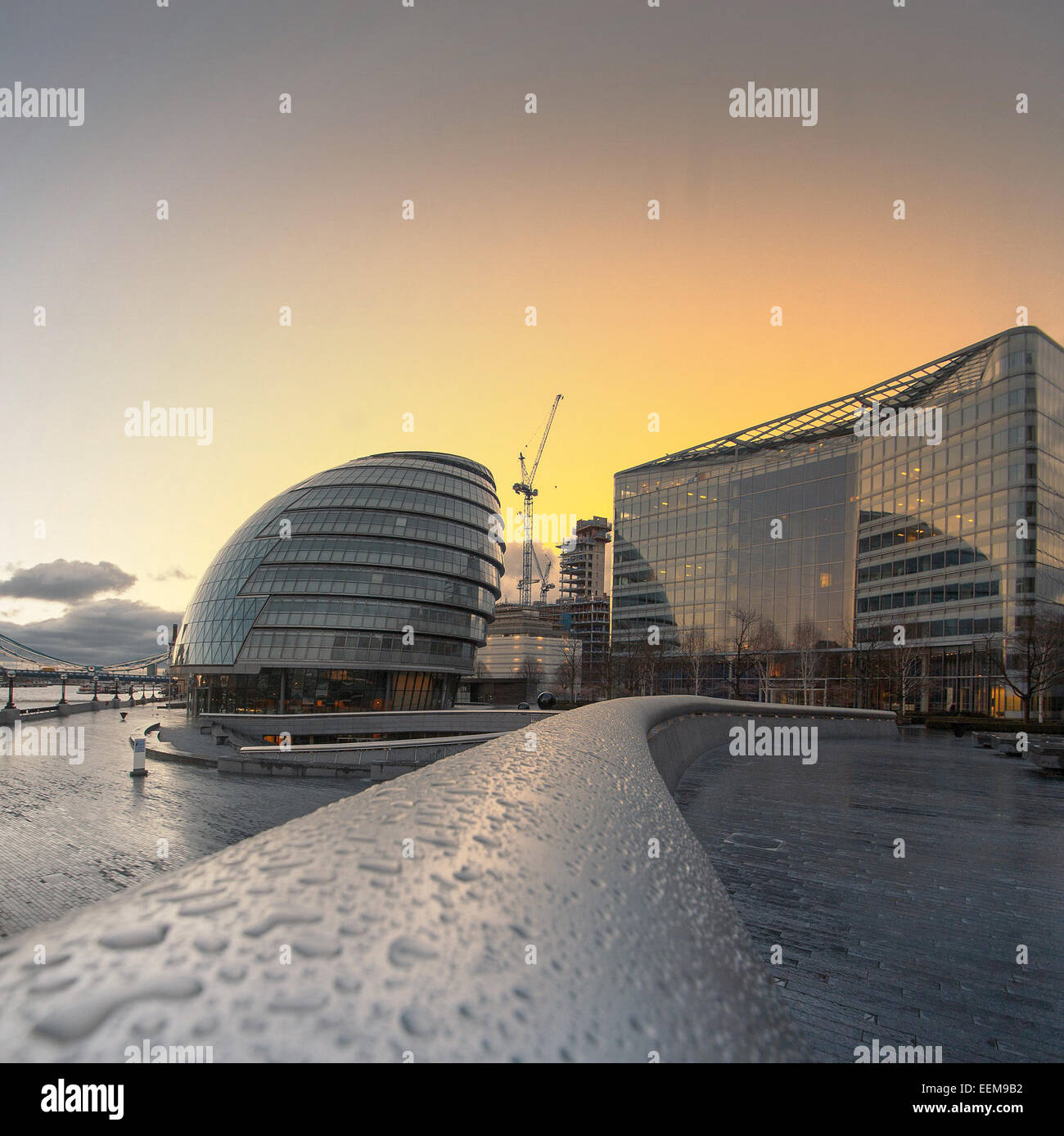 Regno Unito, Inghilterra, Londra, vista del municipio al tramonto Foto Stock