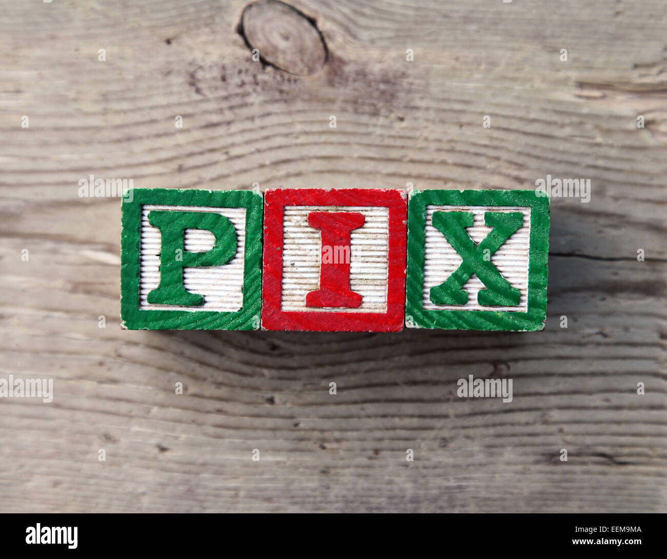 Si tratta di una foto vista superiore dei blocchi di legno o cubetti di legno combinati insieme per creare la parola PIX per foto Foto Stock