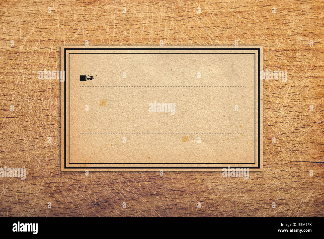 Vintage retrò carta adesiva Tag etichetta come copia di spazio su sfondo di legno Foto Stock