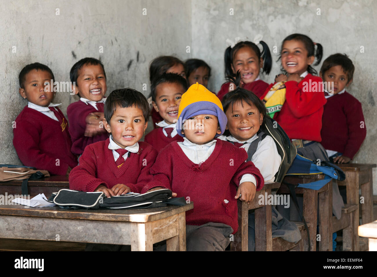 Bambini nepalesi, scuola di classe, in Nargakot, Nepal Foto Stock