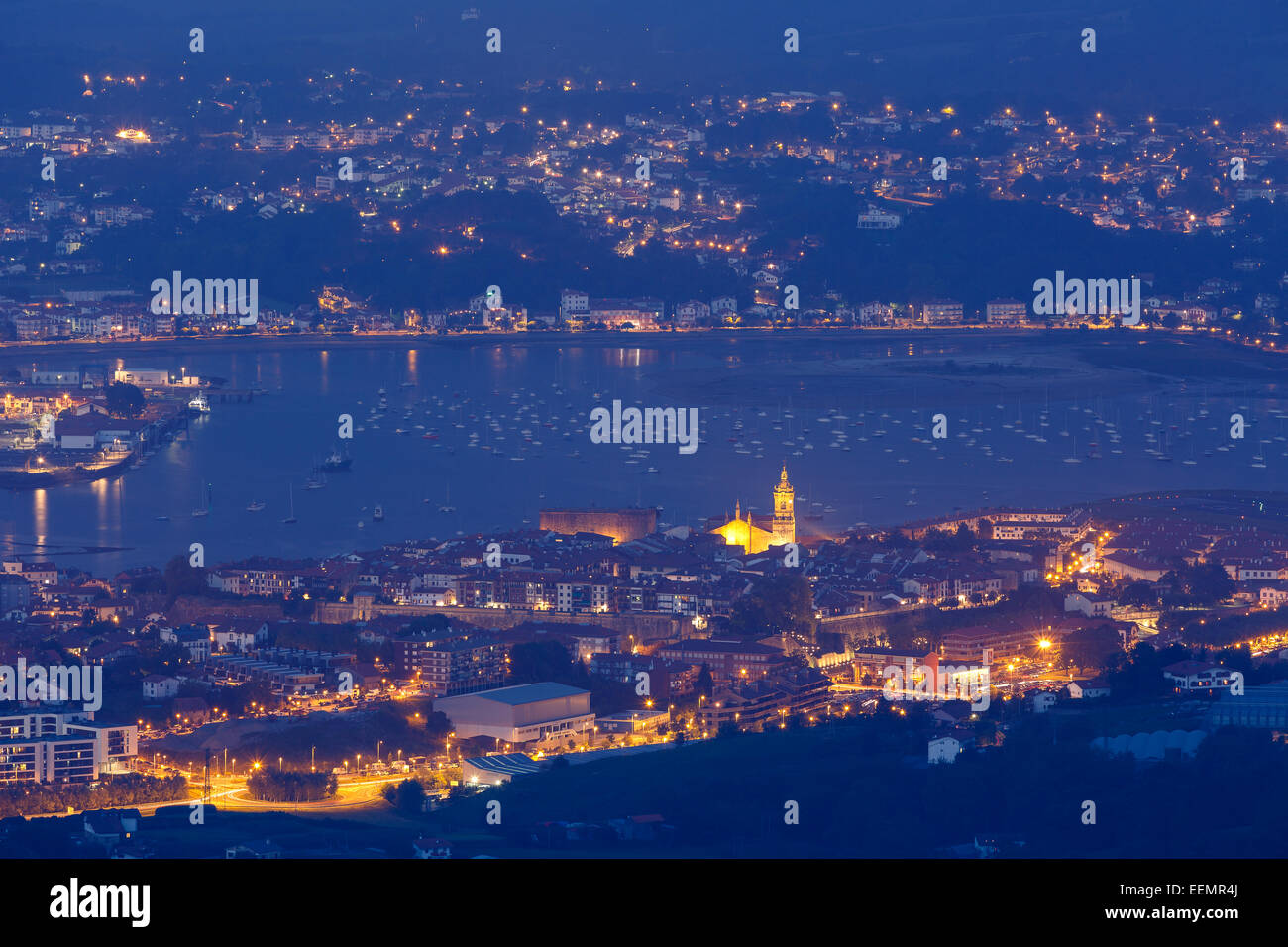 Vista di Hondarribia-Fuenterrabia e Hendaye. Euskadi. Paese basco. Spagna. Europa Foto Stock