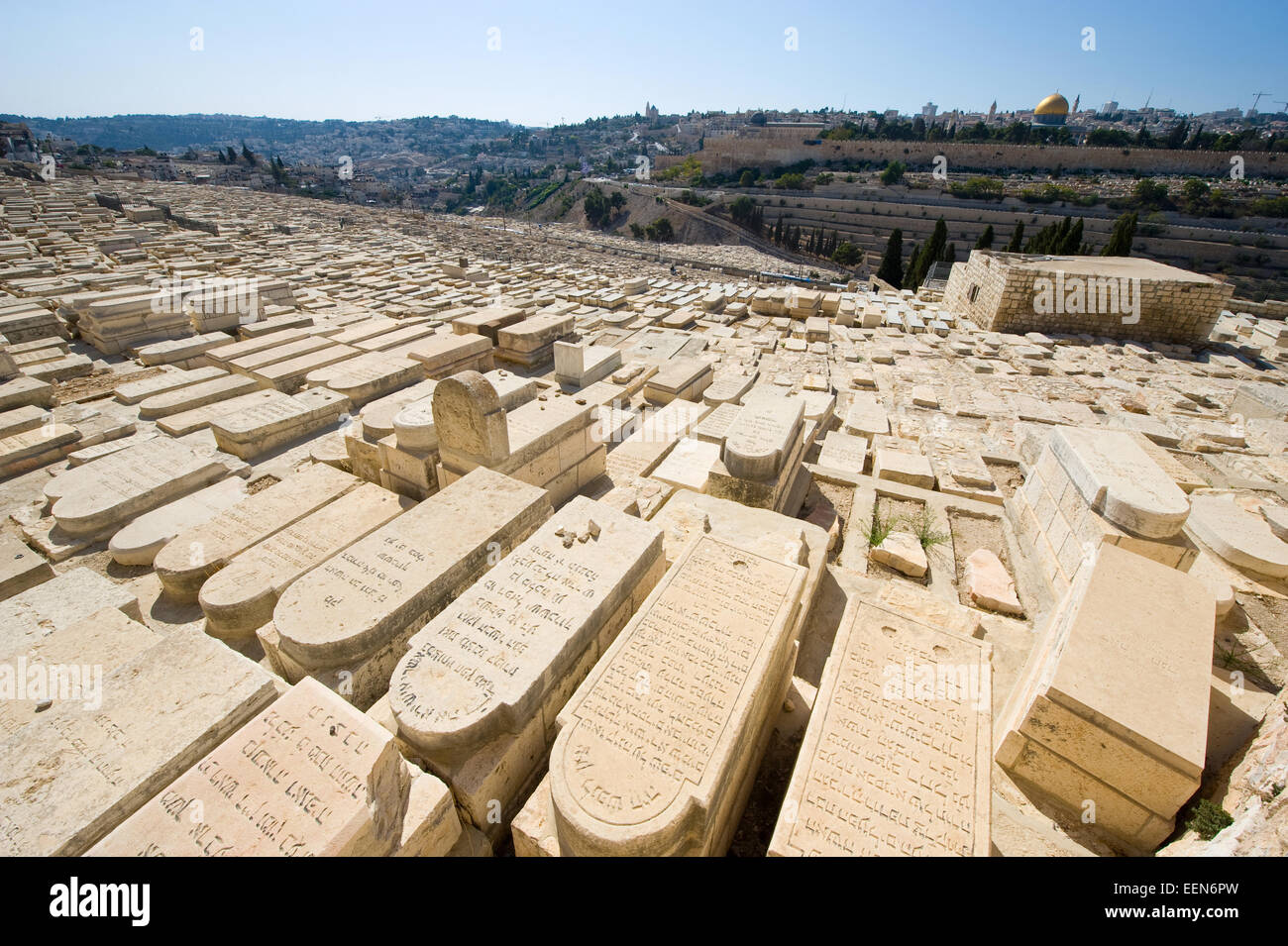 Antiche tombe ebraiche sul monte degli Ulivi di Gerusalemme Foto Stock