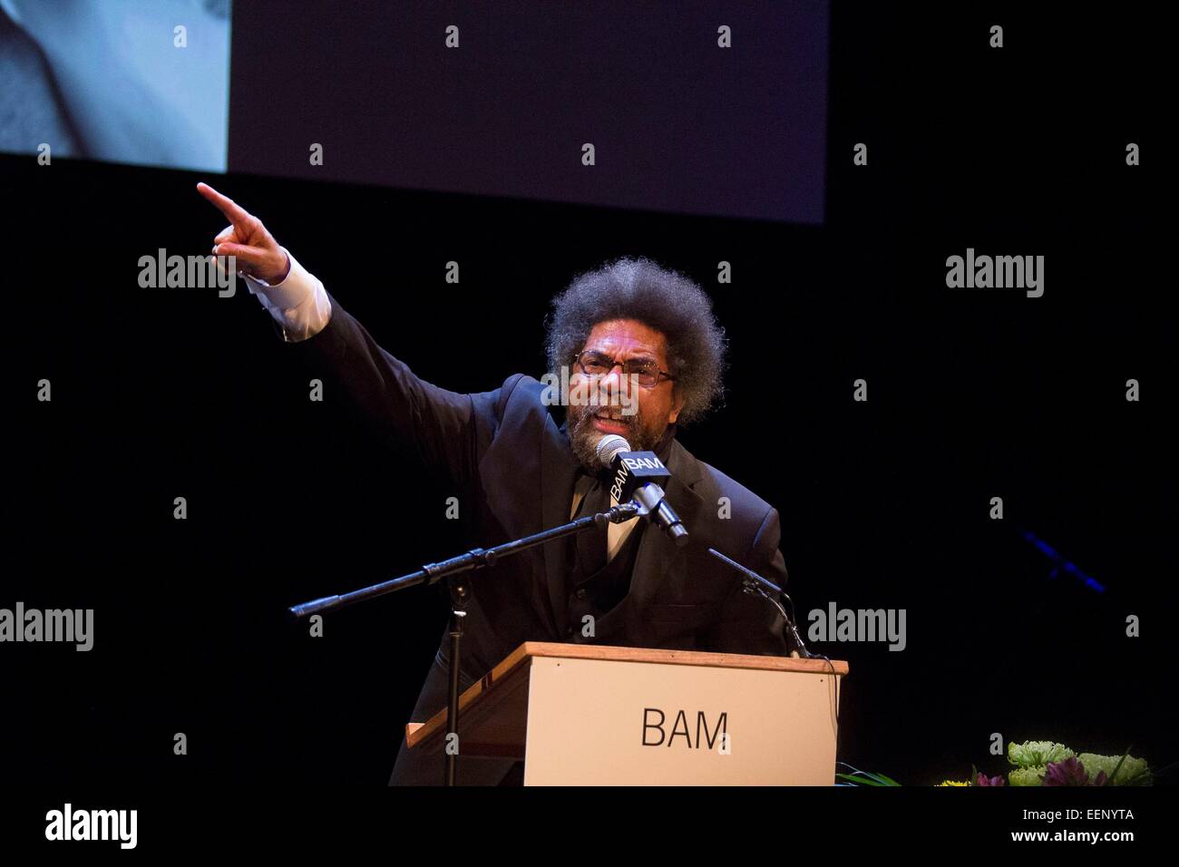 Brooklyn, NY, STATI UNITI D'AMERICA. Xix gen, 2015. Dr. Cornel West in una apparizione pubblica per BAM ospita 29 Brooklyn annuale omaggio al dottor Martin Luther King Jr - Vieni a condividere il sogno della Accademia di Musica di Brooklyn, Howard Gilman Opera House, Brooklyn, NY Gennaio 19, 2015. © Patrick Cashin/Everett raccolta/Alamy Live News Foto Stock