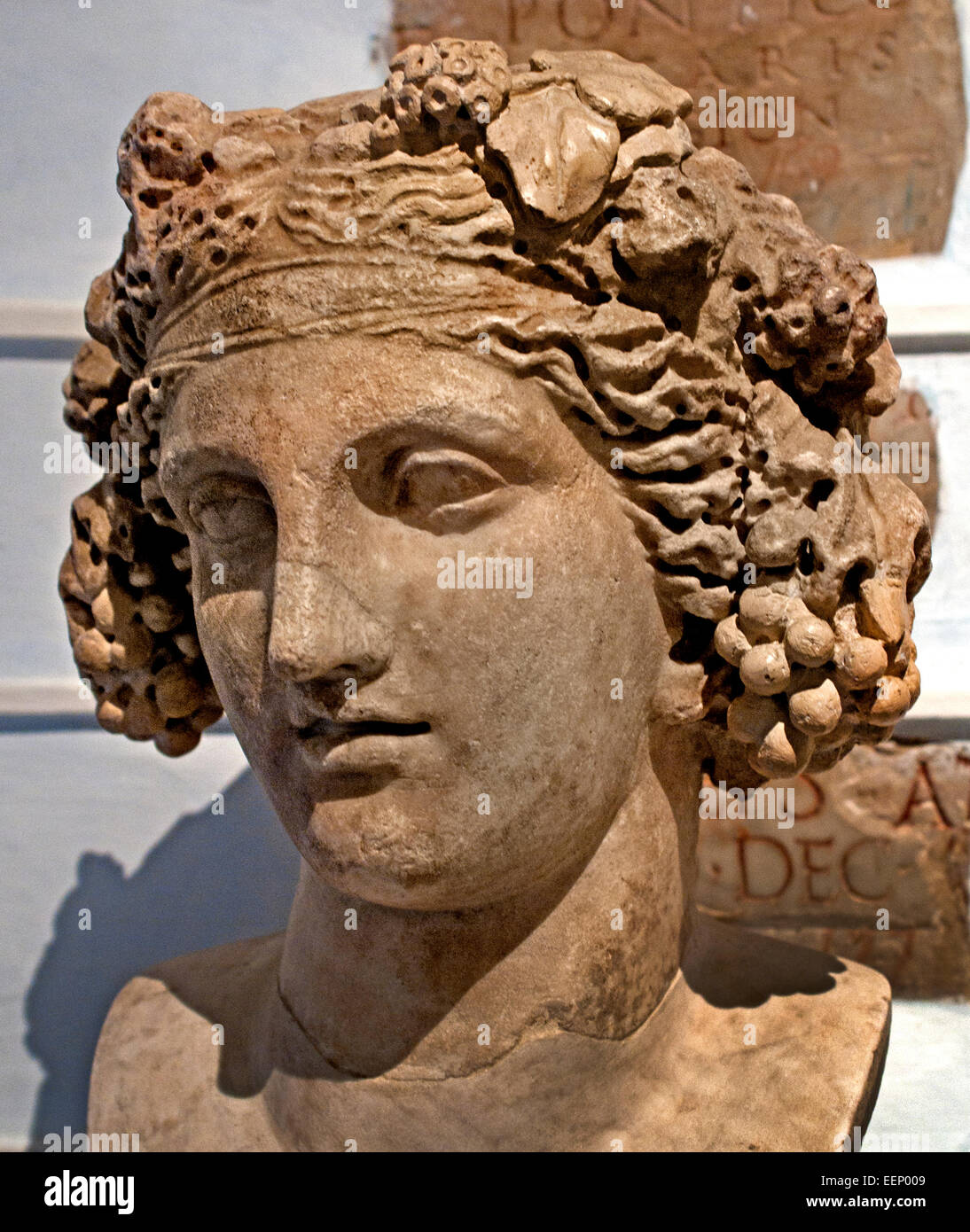 Dioniso originale greco del IV secolo A.C. Roma romana Museo Capitolino Italia italiano ( Dioniso è il dio della vendemmia e vinificazione e di vino, di rituale della pazzia, la fertilità, di teatro e di estasi religiosa nella mitologia greca ) Foto Stock