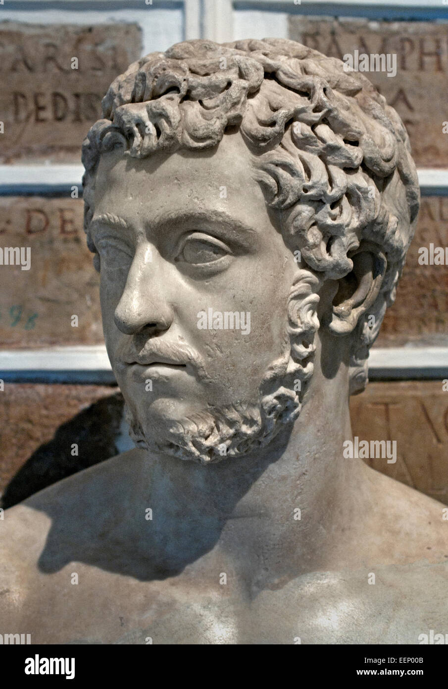 Busto virile, Adriano, 117-138 DC Adrianea periodo Romano Roma Museo Capitolino Italia Italiano Foto Stock
