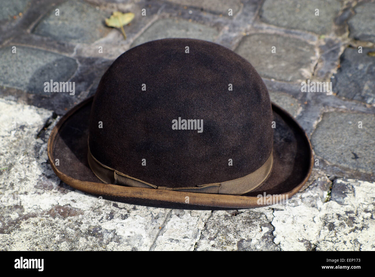Vecchio brown derby o cappello bowler con filtro vintage applicata all'immagine Foto Stock