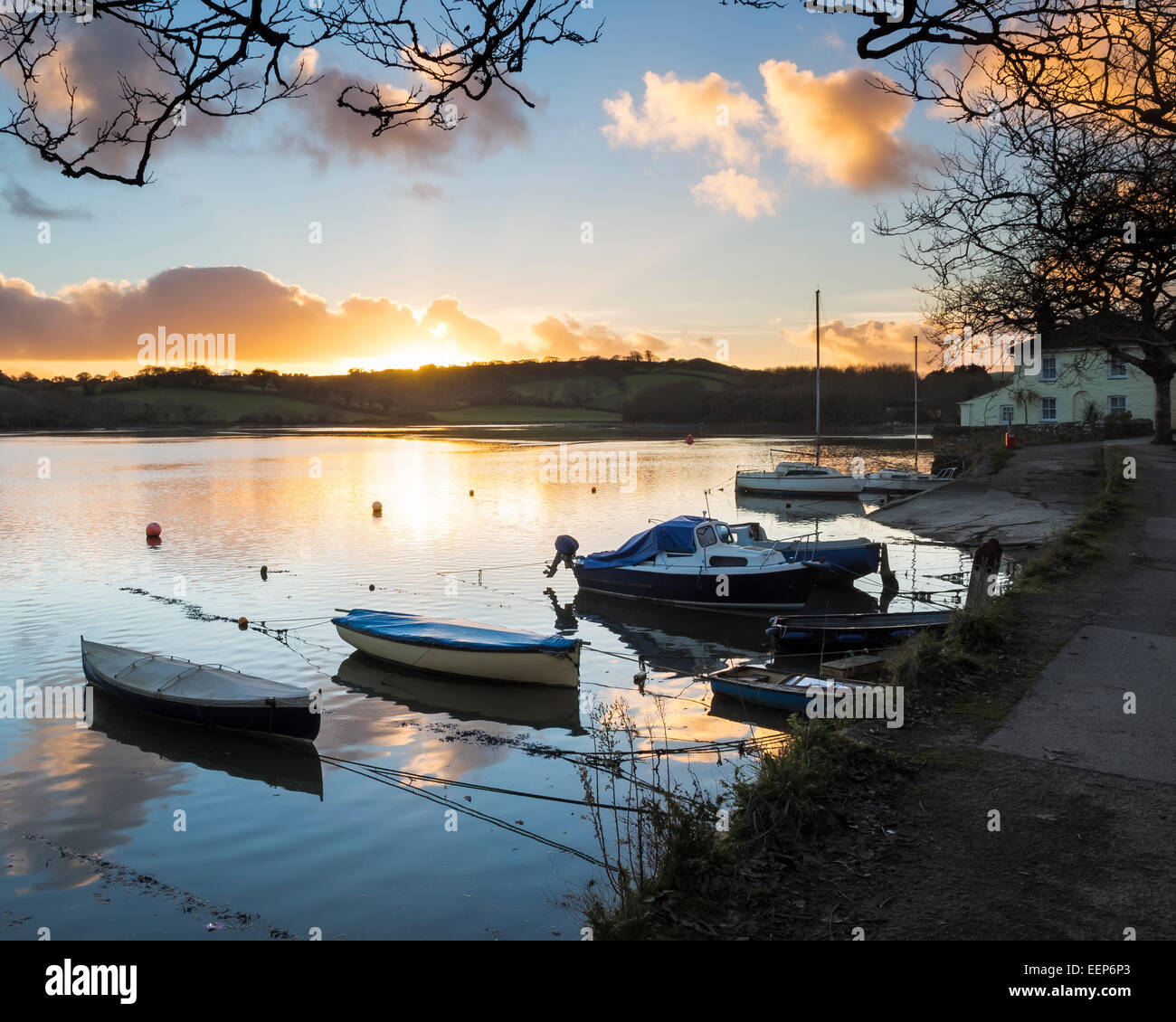 Tramonto sul fiume Truro ad angolo soleggiato Malpas Inghilterra UK Europa Foto Stock