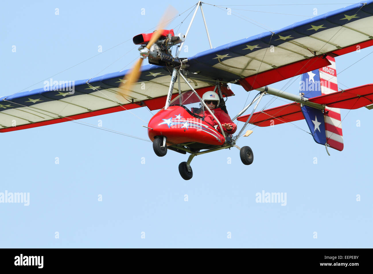 Concorso di precisione di caduta di una beanbag su un bersaglio. Uomo adulto. Fantasma aeromobili CO modello PHANTOM I. ala fissa Single-Engine exp Foto Stock