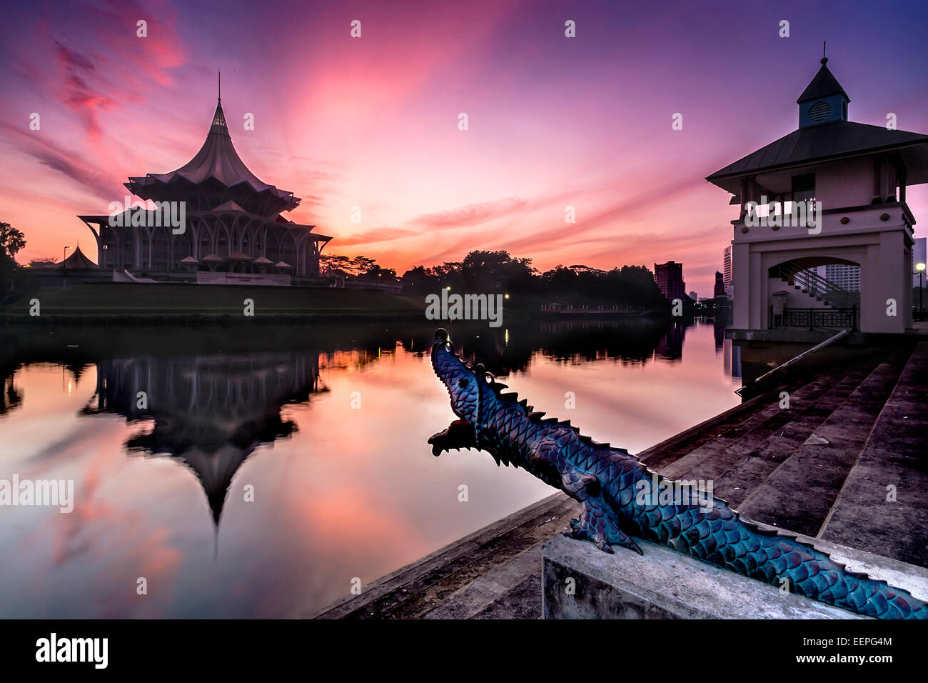 Sunrise a Kuching Waterfront Foto Stock