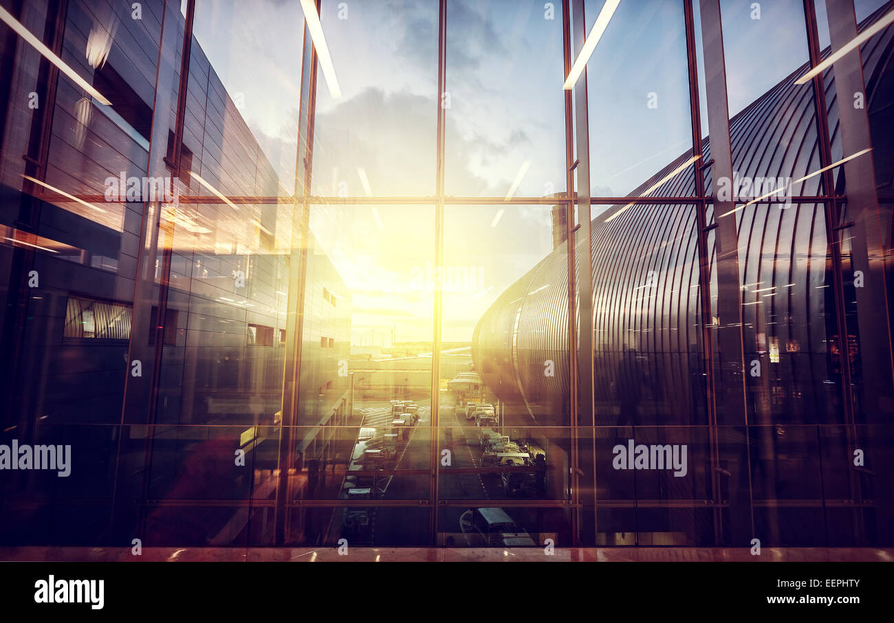 Vintage immagine filtrata di aeroporto, trasporto e business travel concept. Foto Stock