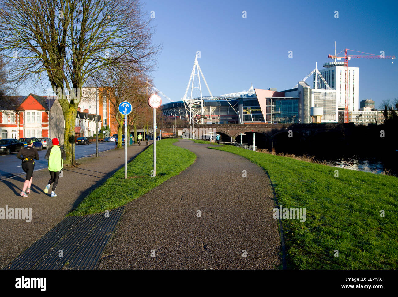 Guide di scorrimento oltre fiume Taff, Grangetown, Cardiff, Galles, UK. Foto Stock