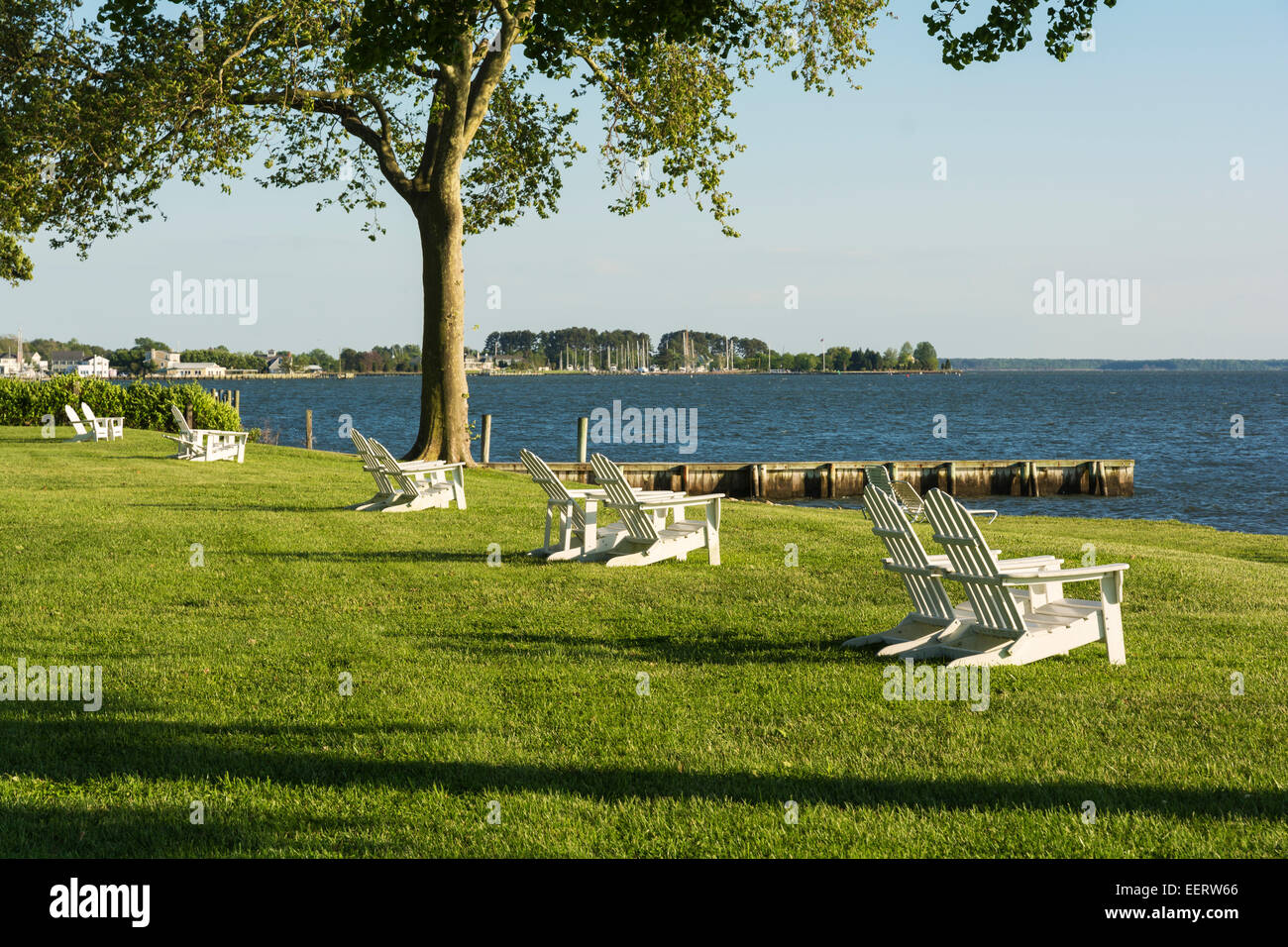 Maryland, Eastern Shore, Oxford, sdraio per motivi di Sandaway-Waterfront alloggi si affacciano Tred Avon River Foto Stock