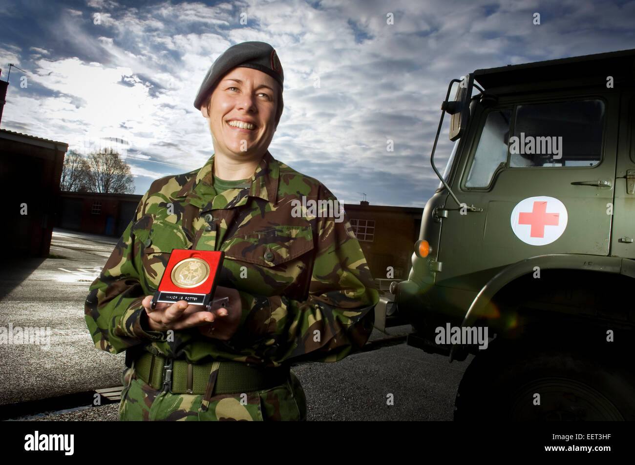 Infermiera clinica Jo potter, Cardiff Galles (UK) che ha vinto il primo premio Glover per reservist militare dell'anno. Foto Stock